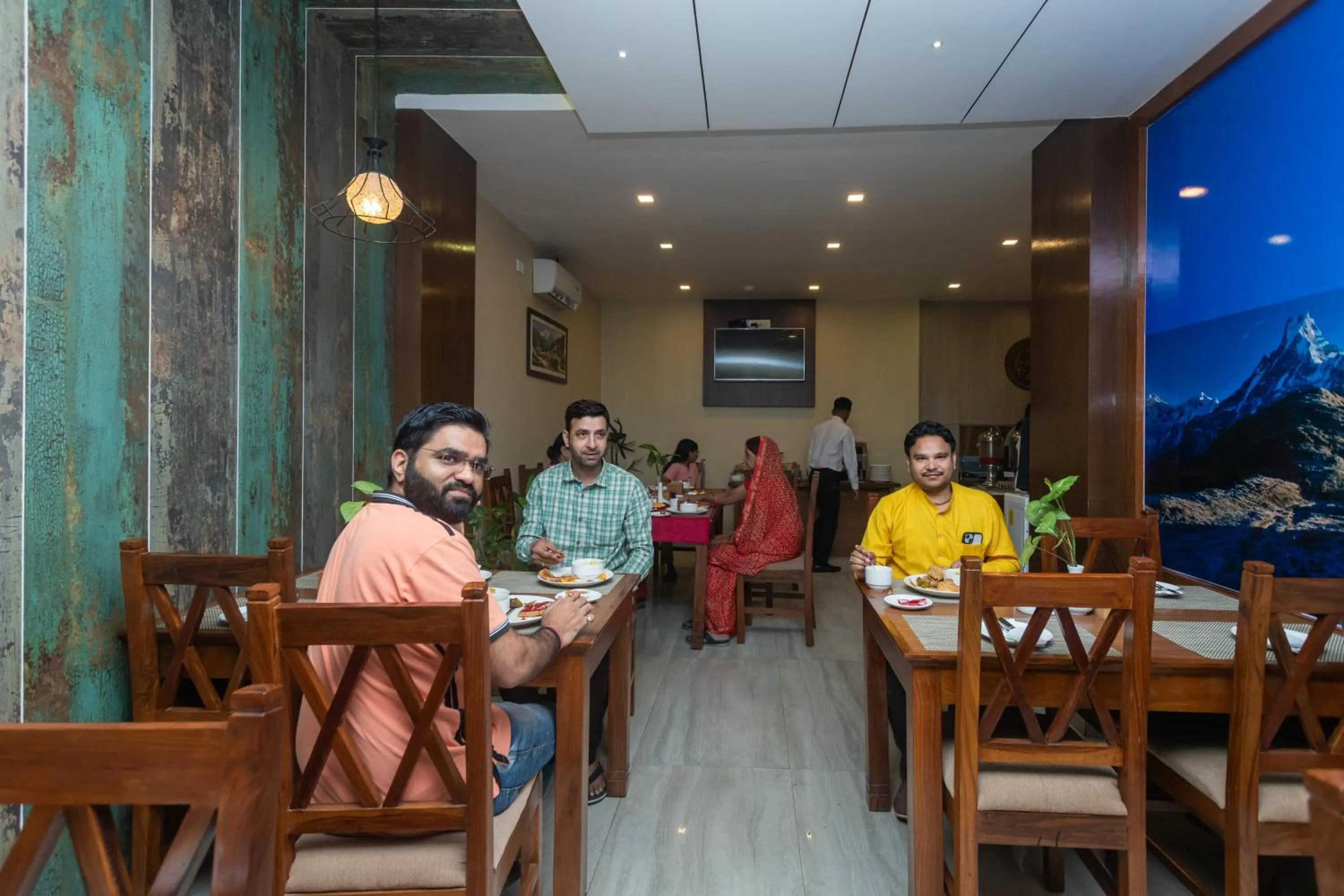 Restaurant/places to eat in Hotel Haven O' Ganga
