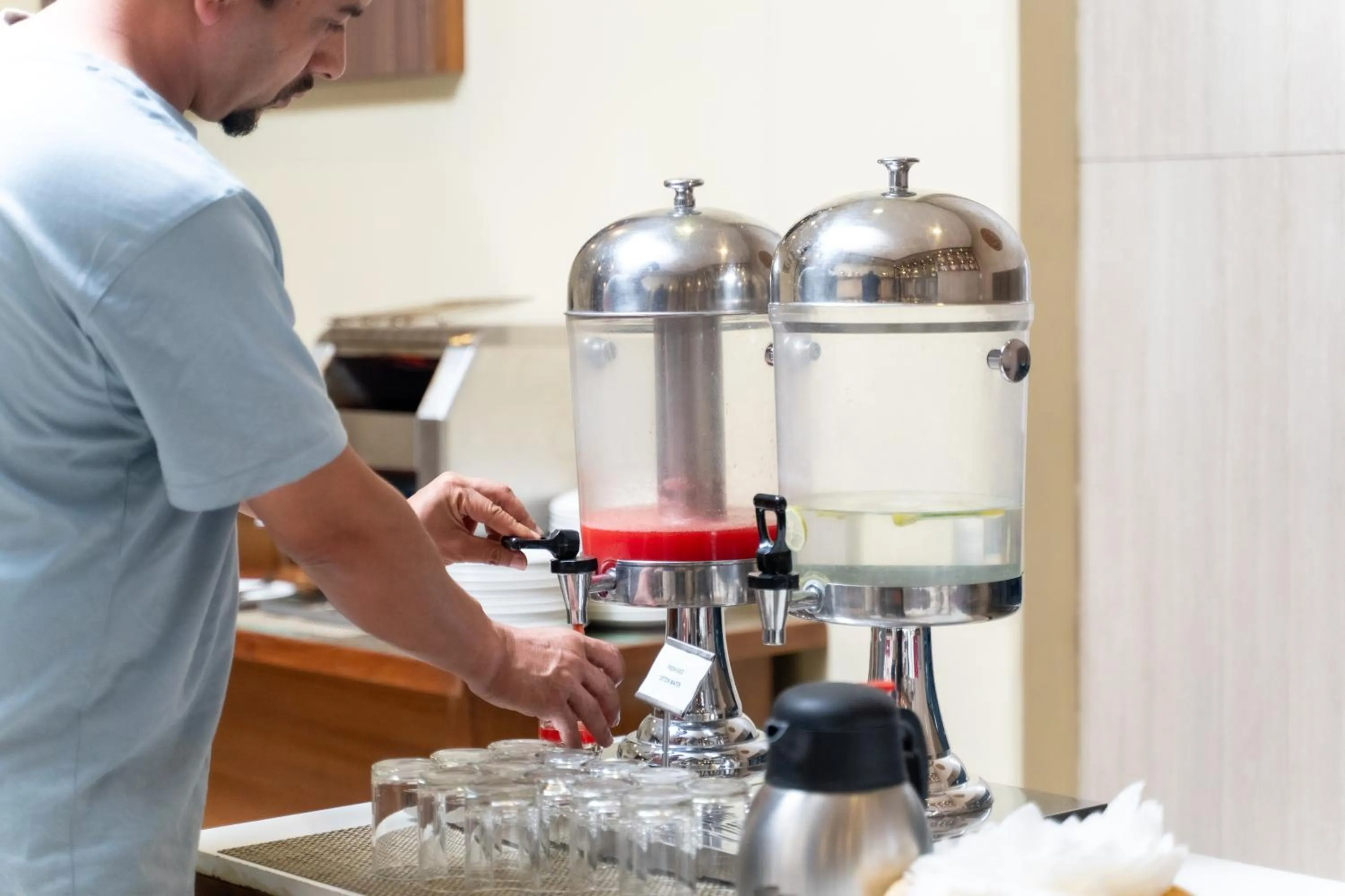 People in Hotel Haven O' Ganga