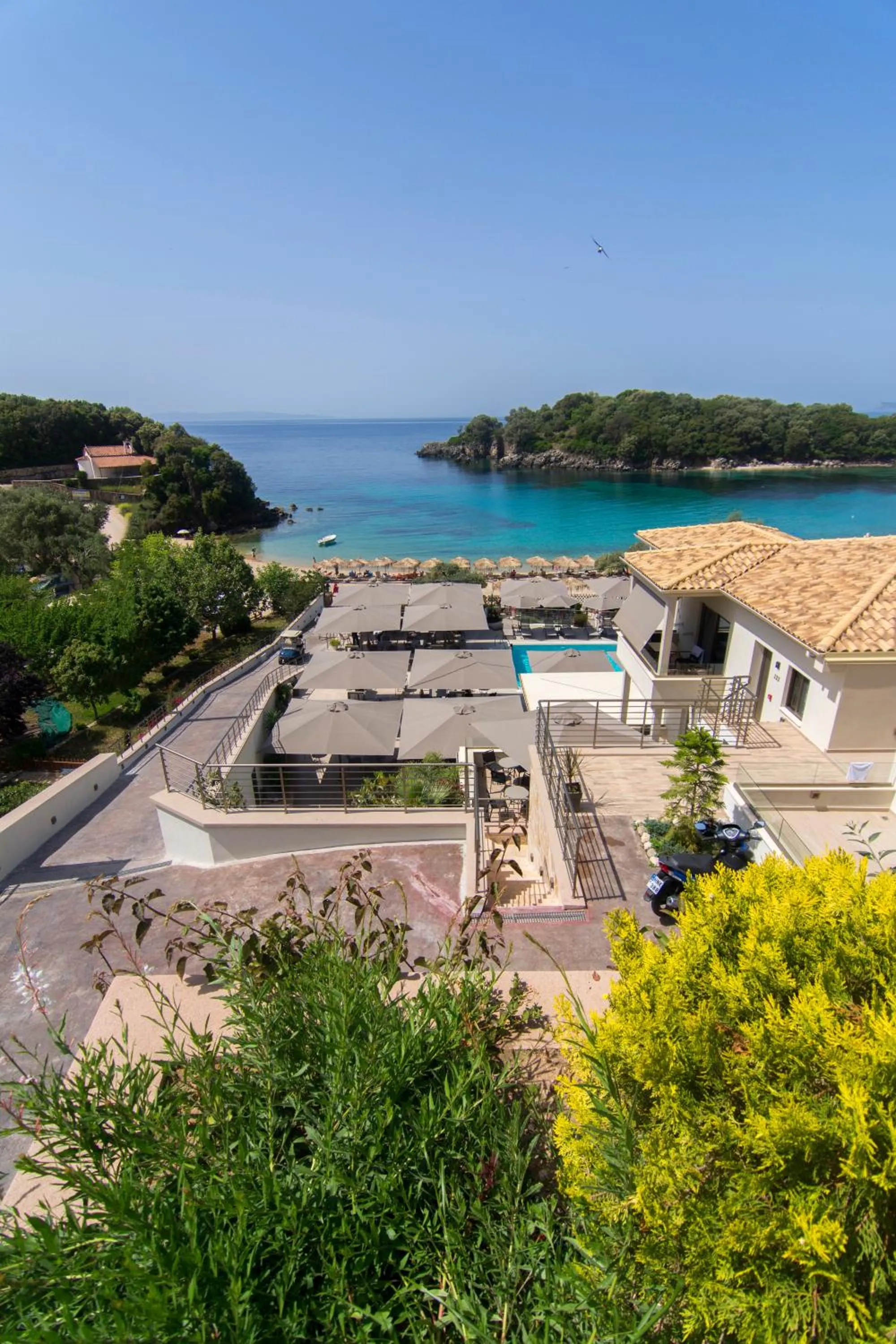 Restaurant/places to eat in Prima Vista Beachfront Boutique Hotel