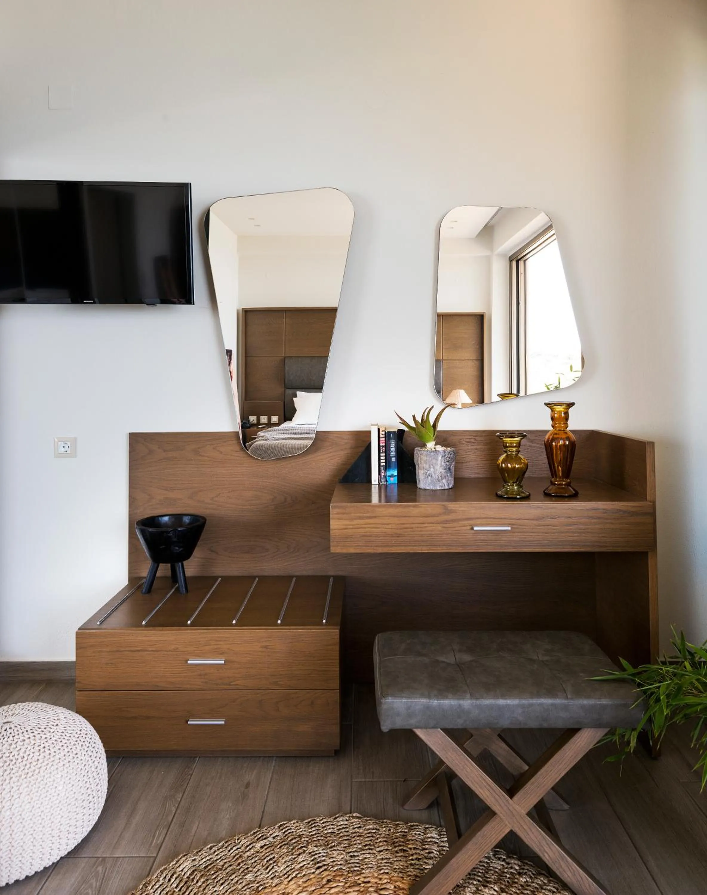 TV and multimedia in Prima Vista Beachfront Boutique Hotel