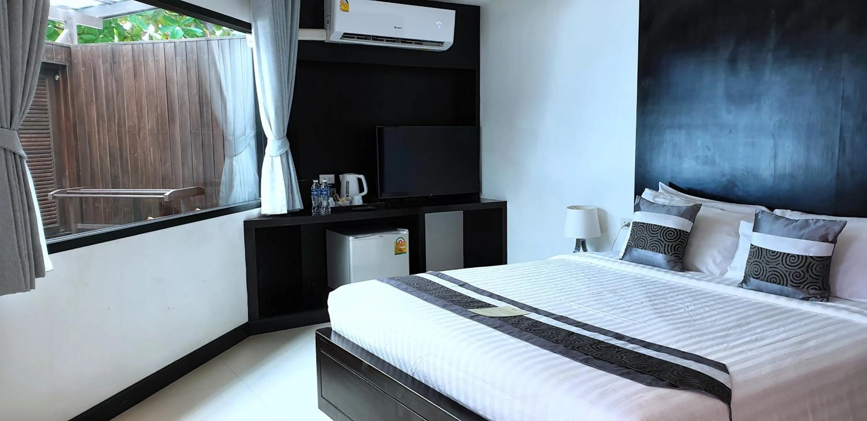 Property building, Bed in Klong Prao Resort