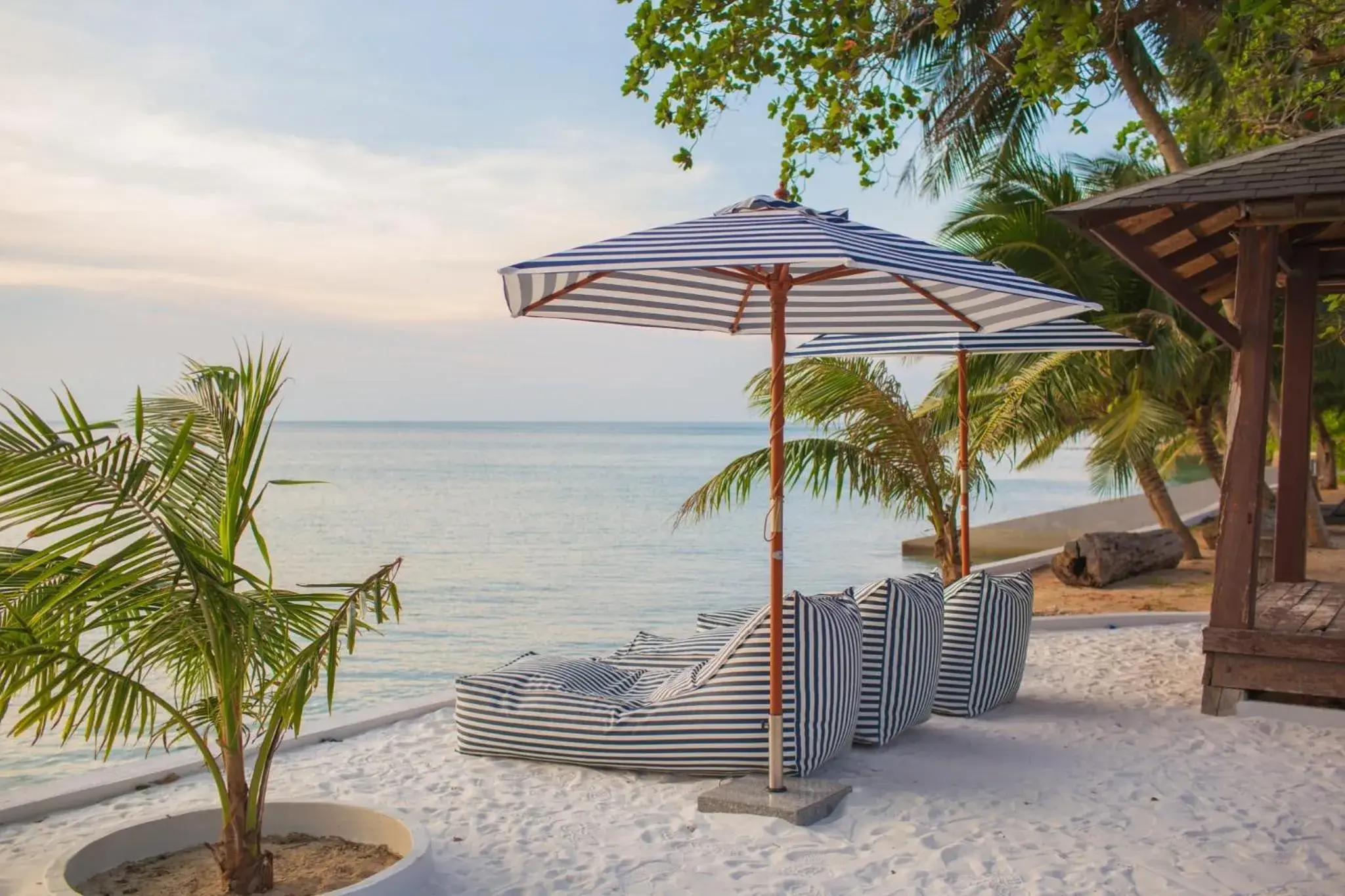 Restaurant/places to eat in Koh Chang Grandview Resort Restaurant/places to eat in Koh Chang Grandview Resort