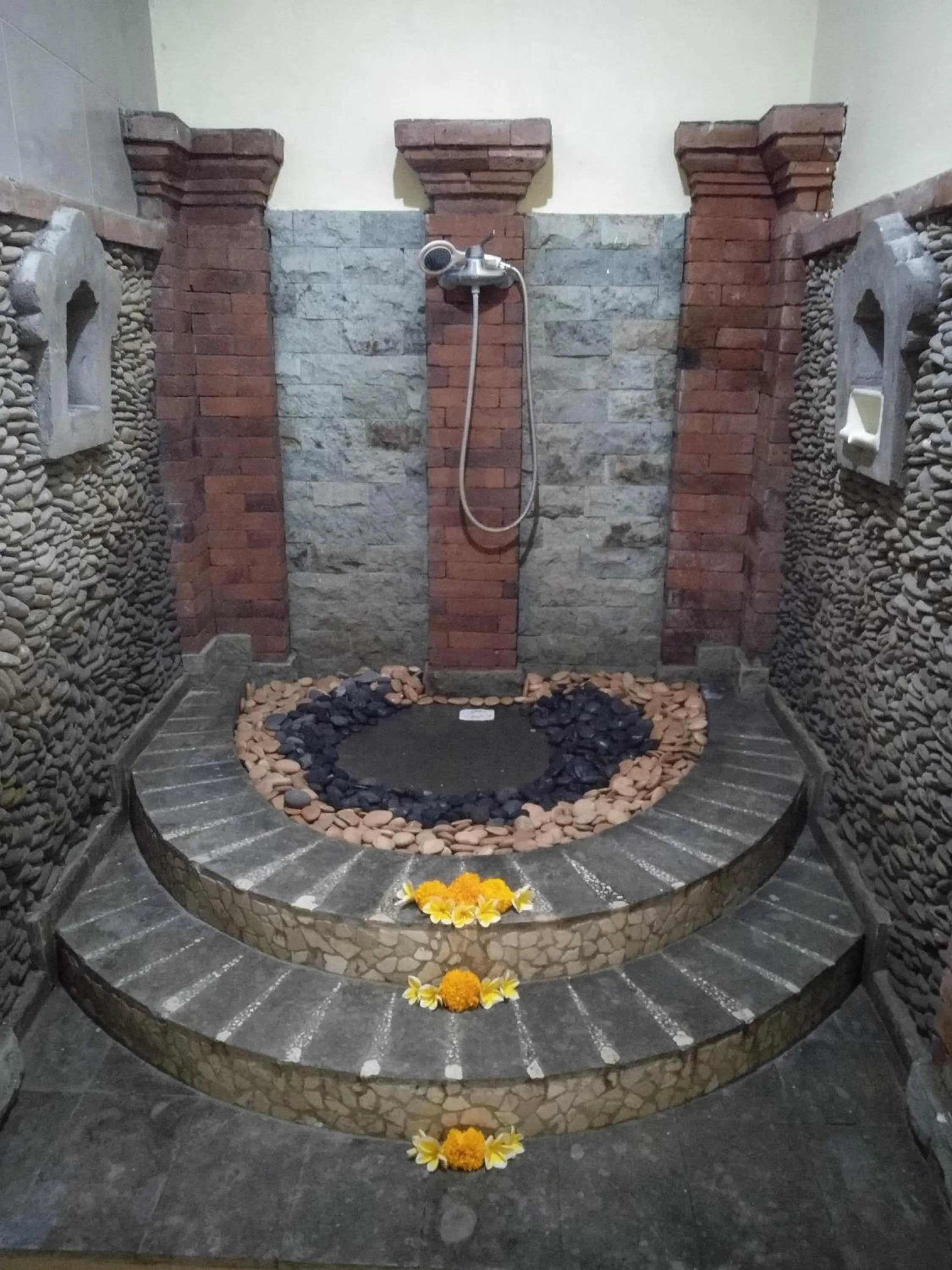 Shower in Umah Ubud Guest House