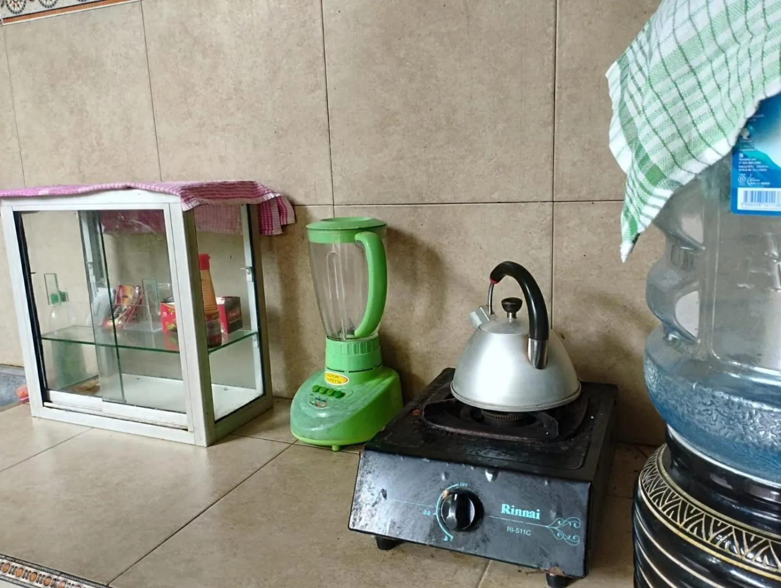 kitchen in Umah Ubud Guest House