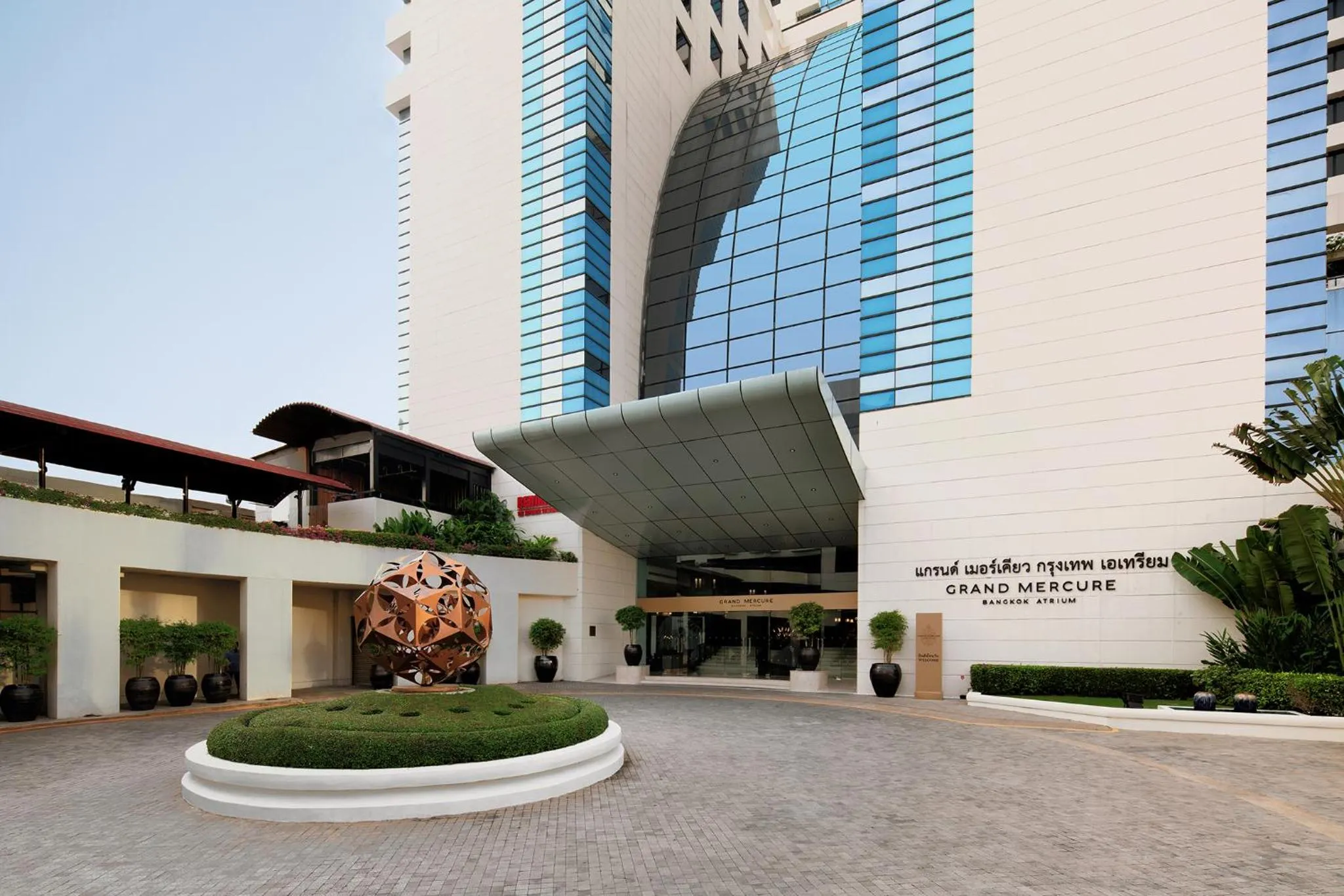 Property building in Grand Mercure Bangkok Atrium