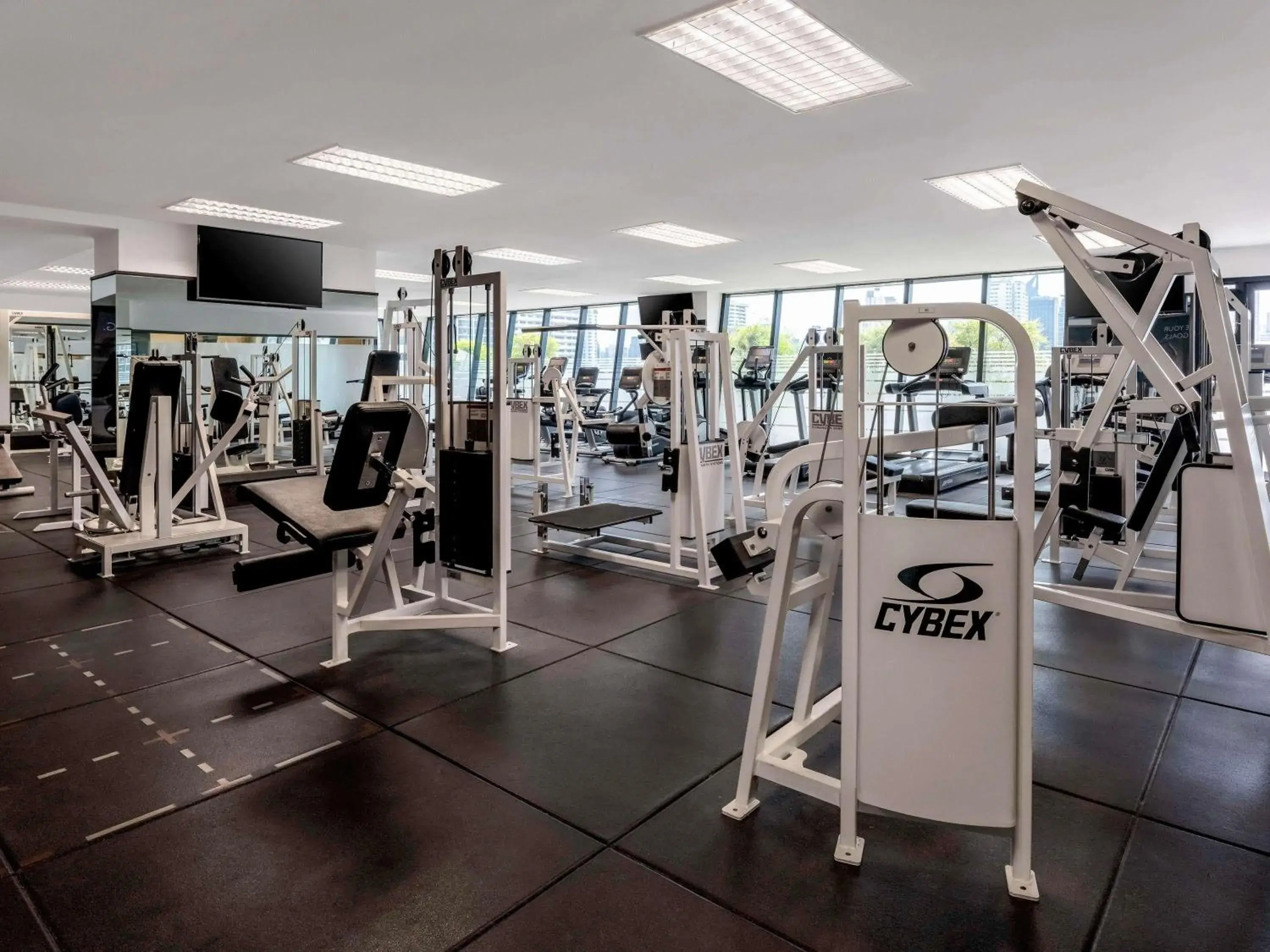 Fitness centre/facilities in Grand Mercure Bangkok Atrium Fitness centre/facilities in Grand Mercure Bangkok Atrium