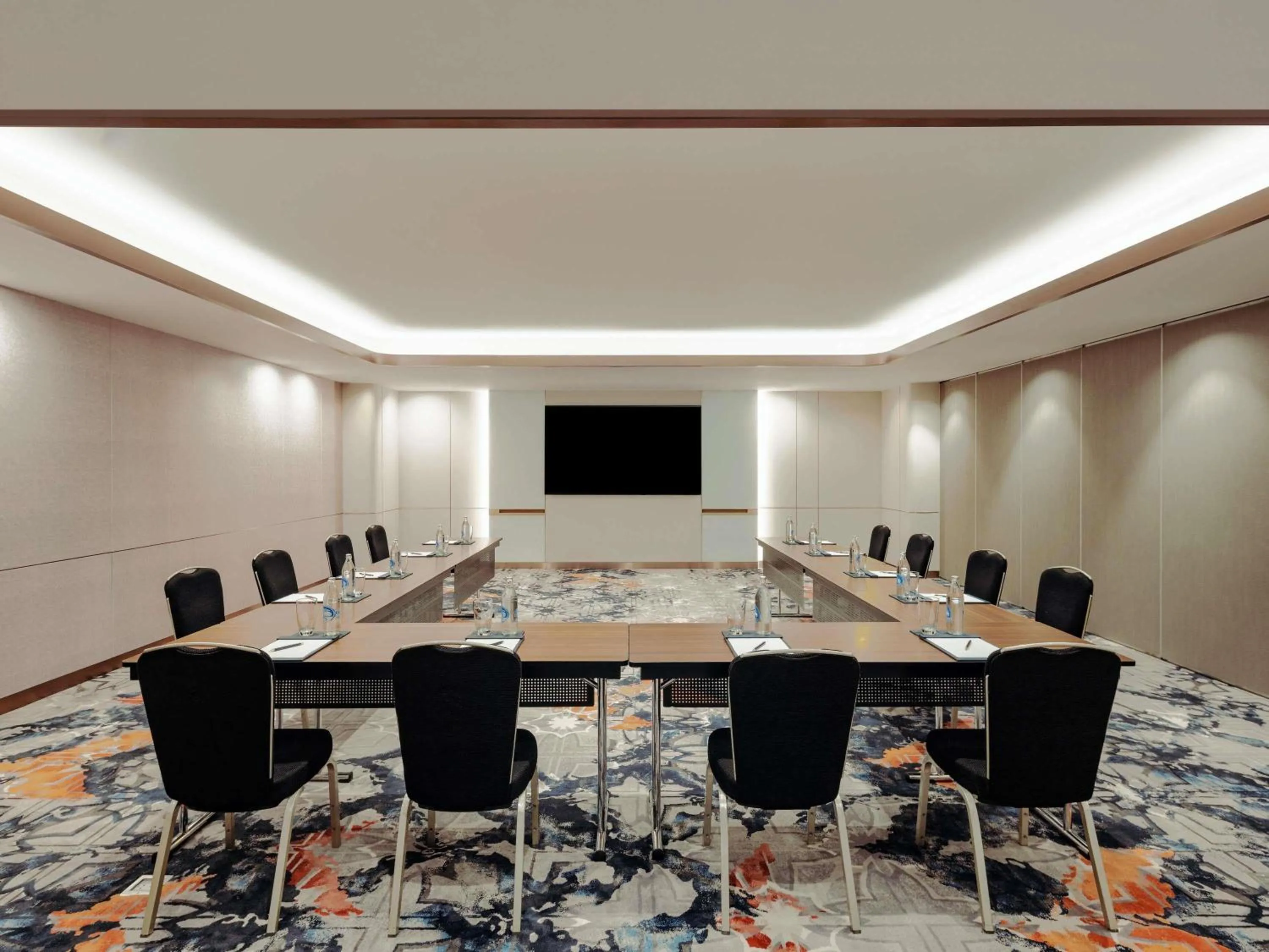 Meeting/conference room in Grand Mercure Bangkok Atrium
