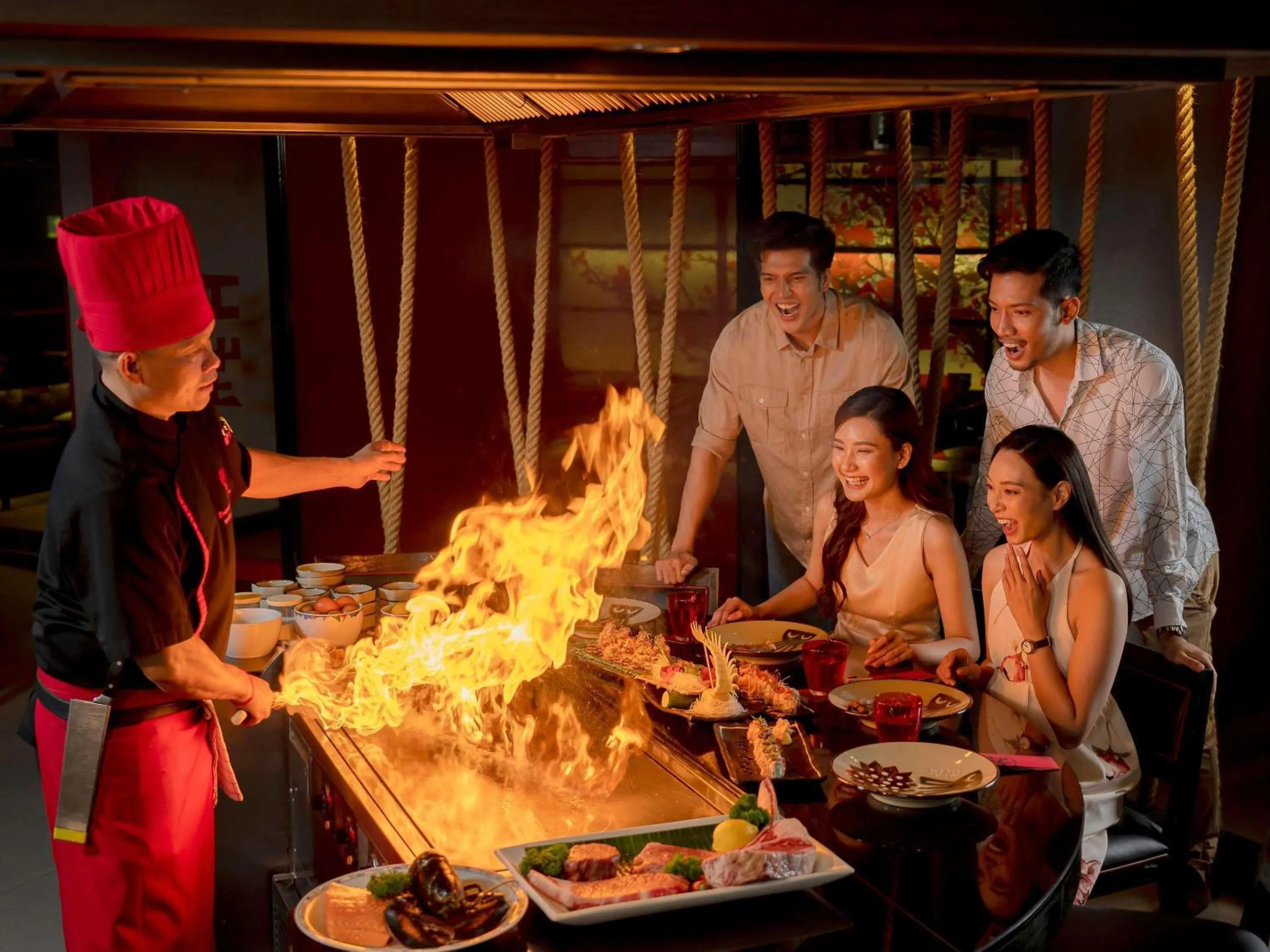 Restaurant/places to eat in Grand Mercure Bangkok Atrium