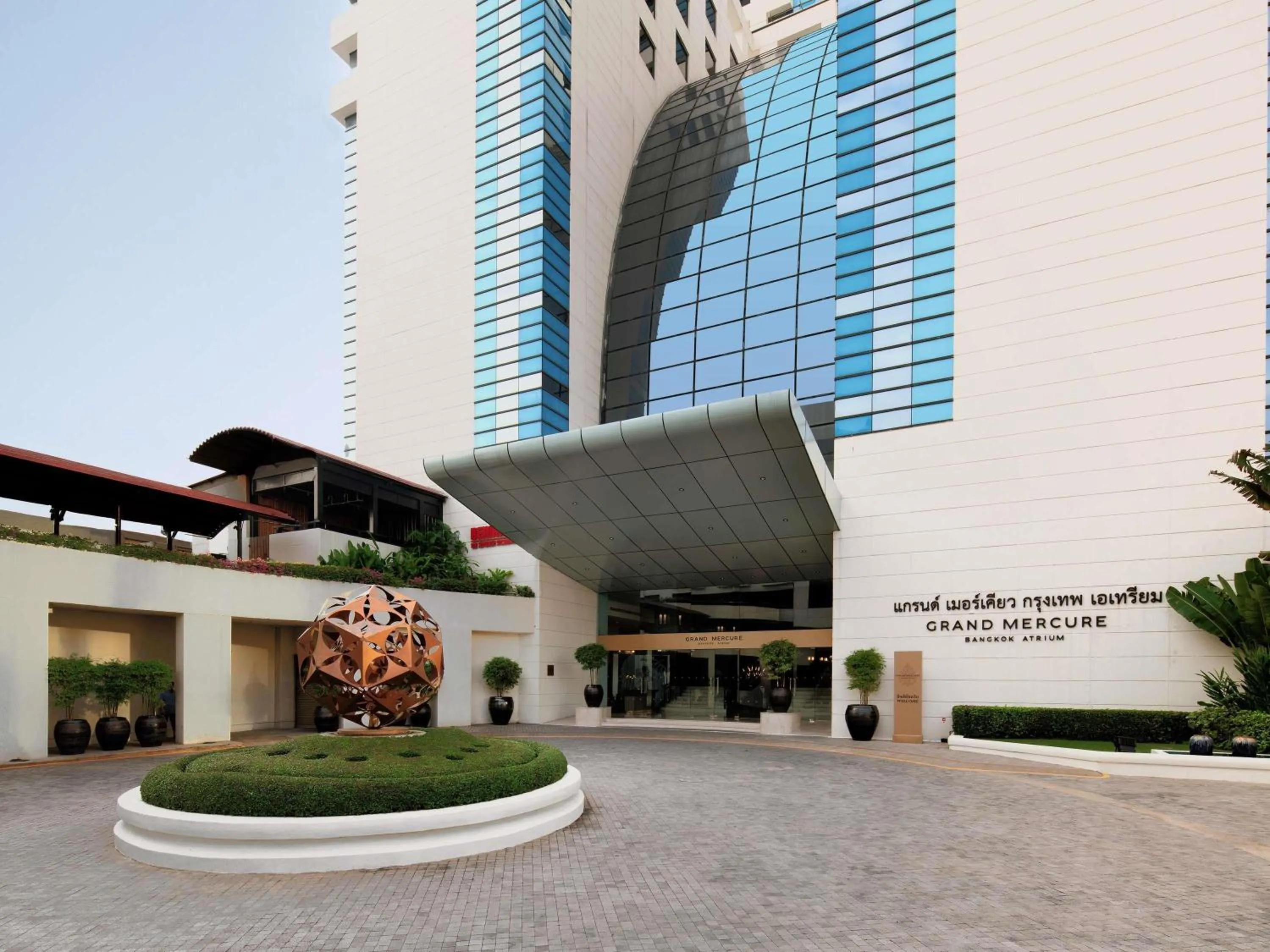 Property building in Grand Mercure Bangkok Atrium