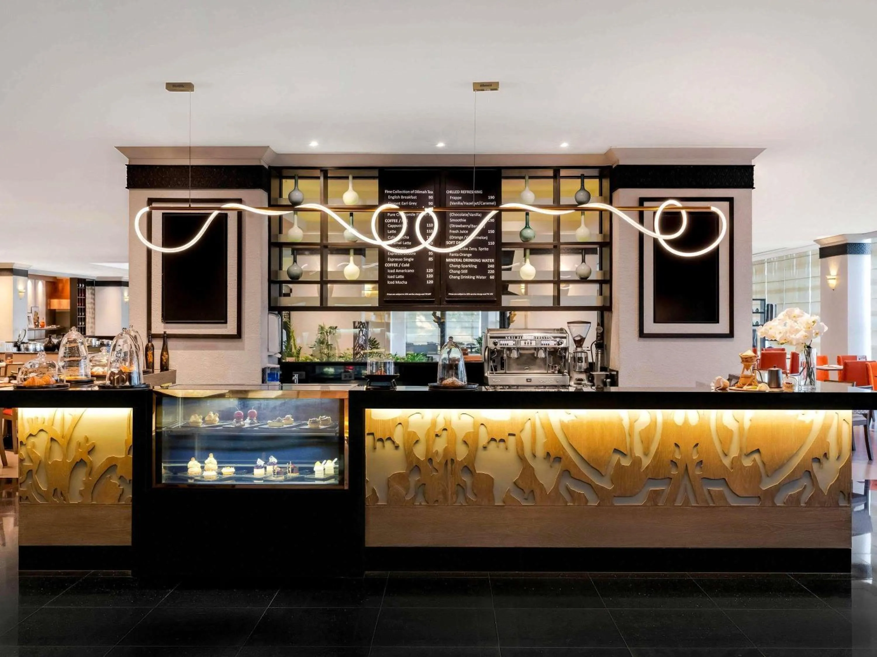 Restaurant/places to eat in Grand Mercure Bangkok Atrium