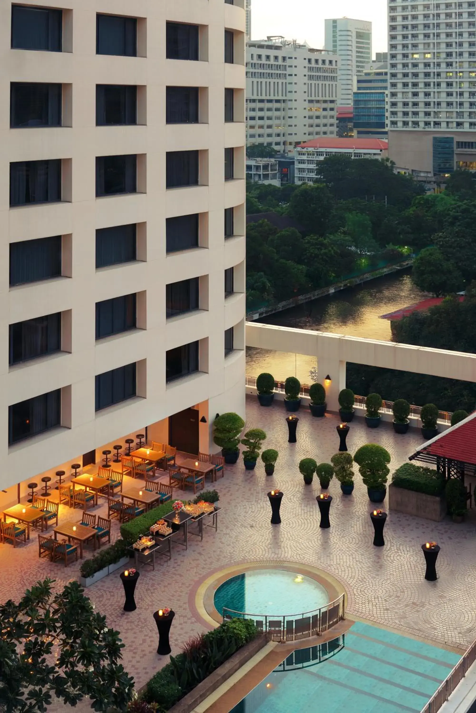 Property building in Grand Mercure Bangkok Atrium Property building in Grand Mercure Bangkok Atrium