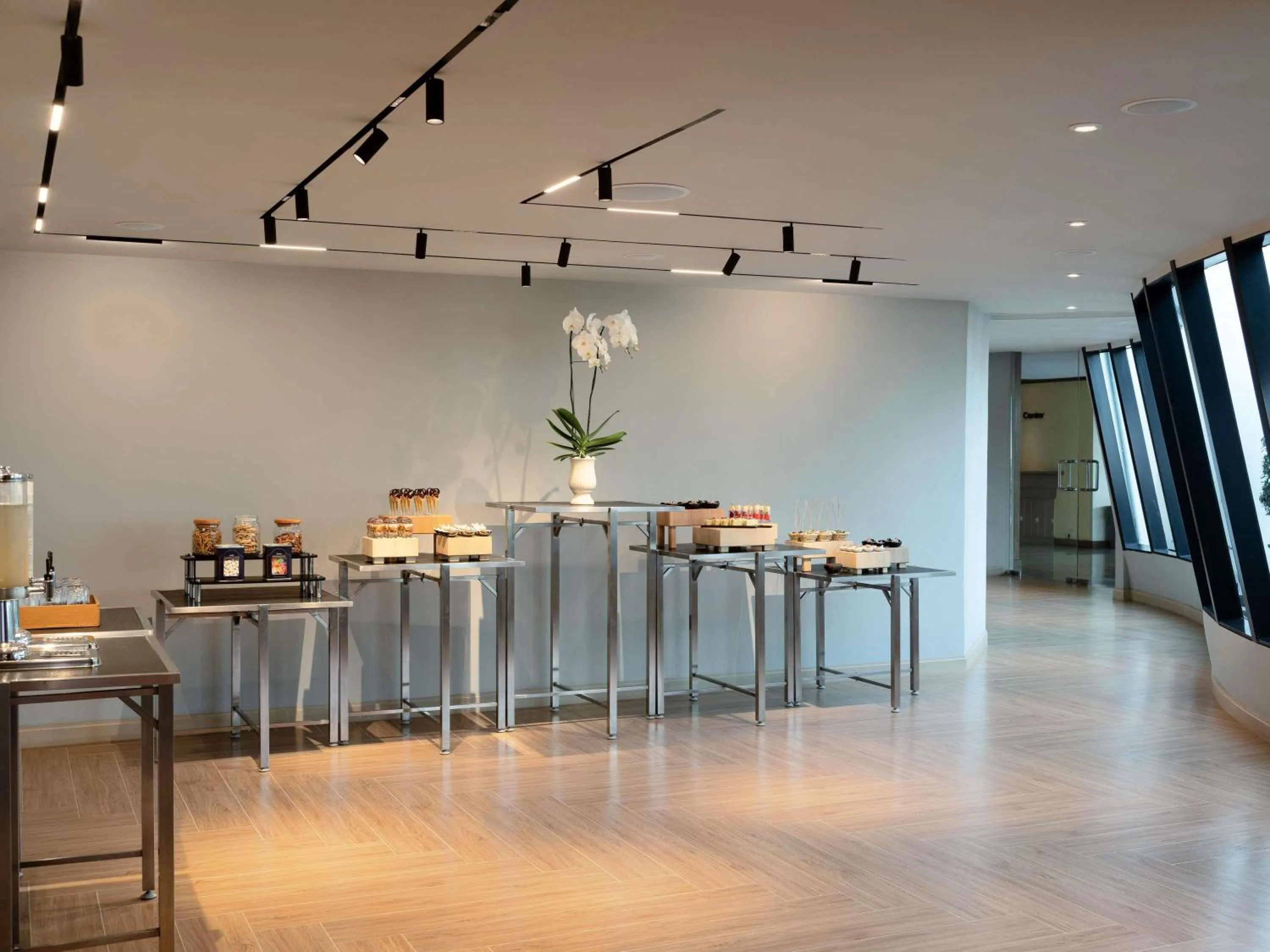 Meeting/conference room in Grand Mercure Bangkok Atrium