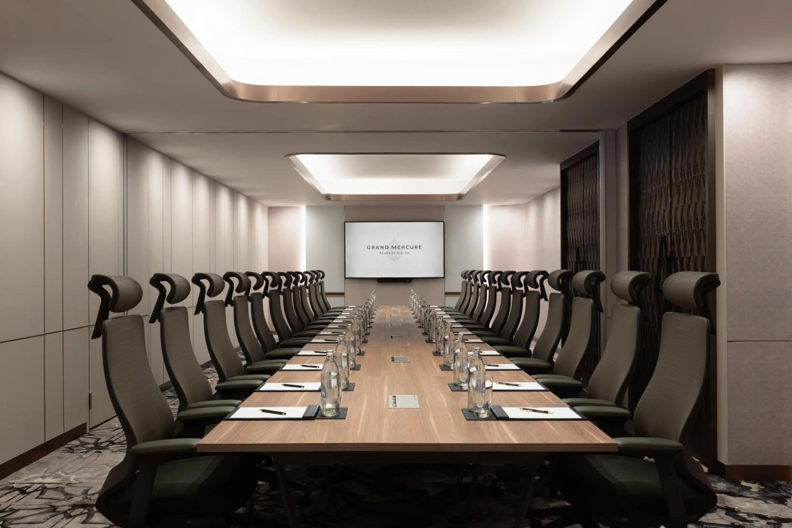 Meeting/conference room in Grand Mercure Bangkok Atrium