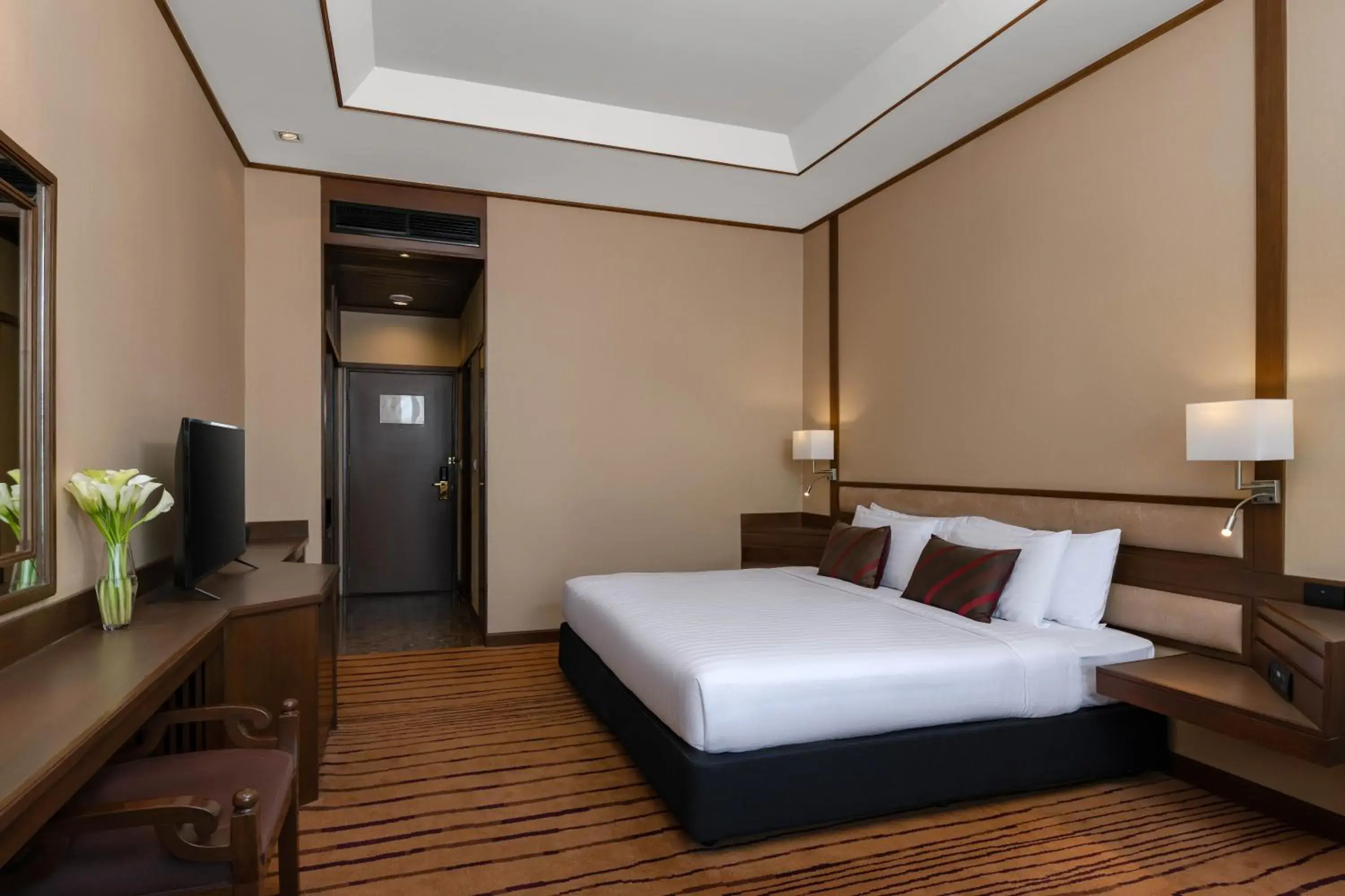 Bed in Grand Mercure Bangkok Atrium Bed in Grand Mercure Bangkok Atrium