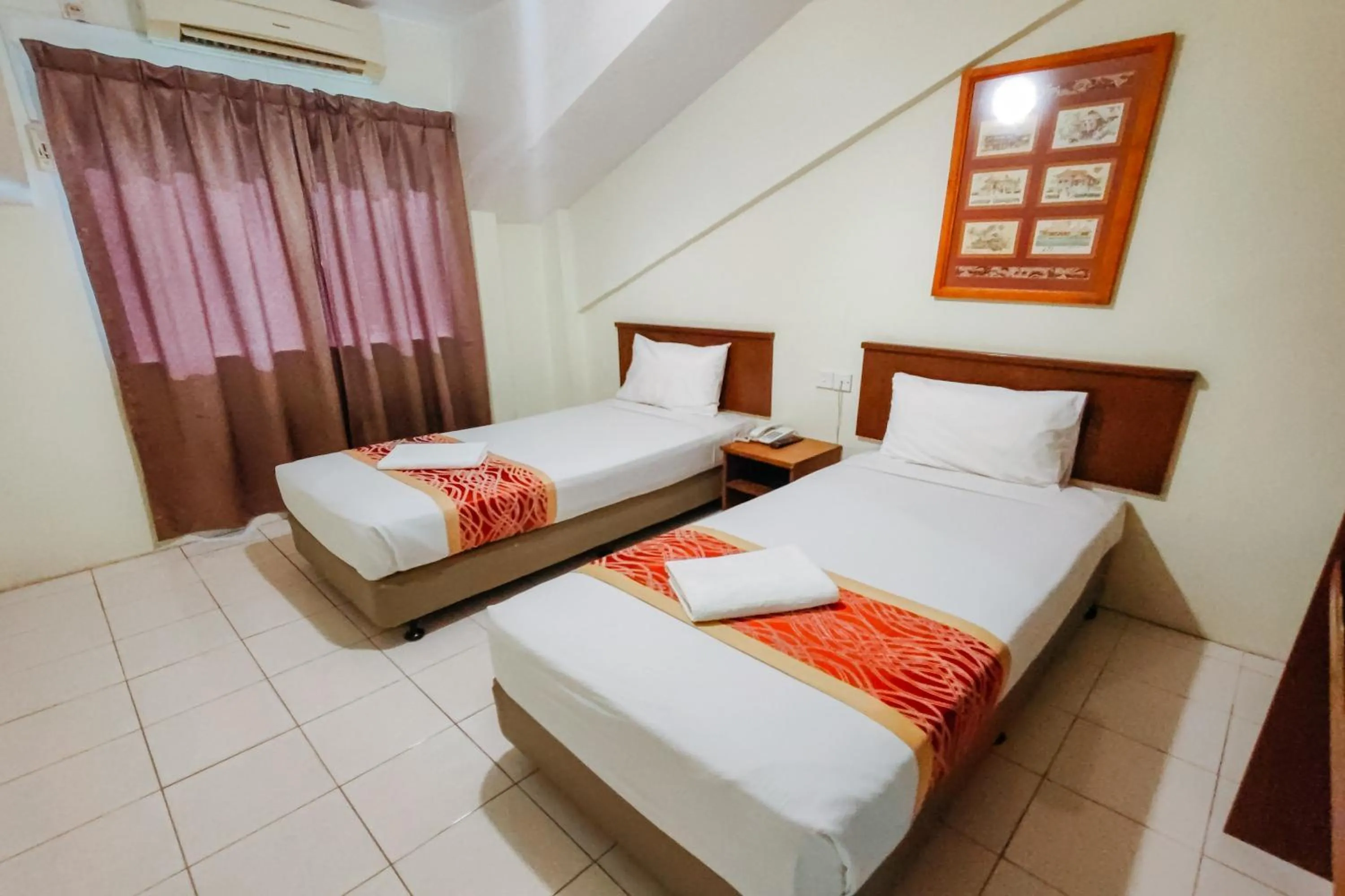 Bedroom, Bed in Virgo Batik Resort Teluk Batik Lumut