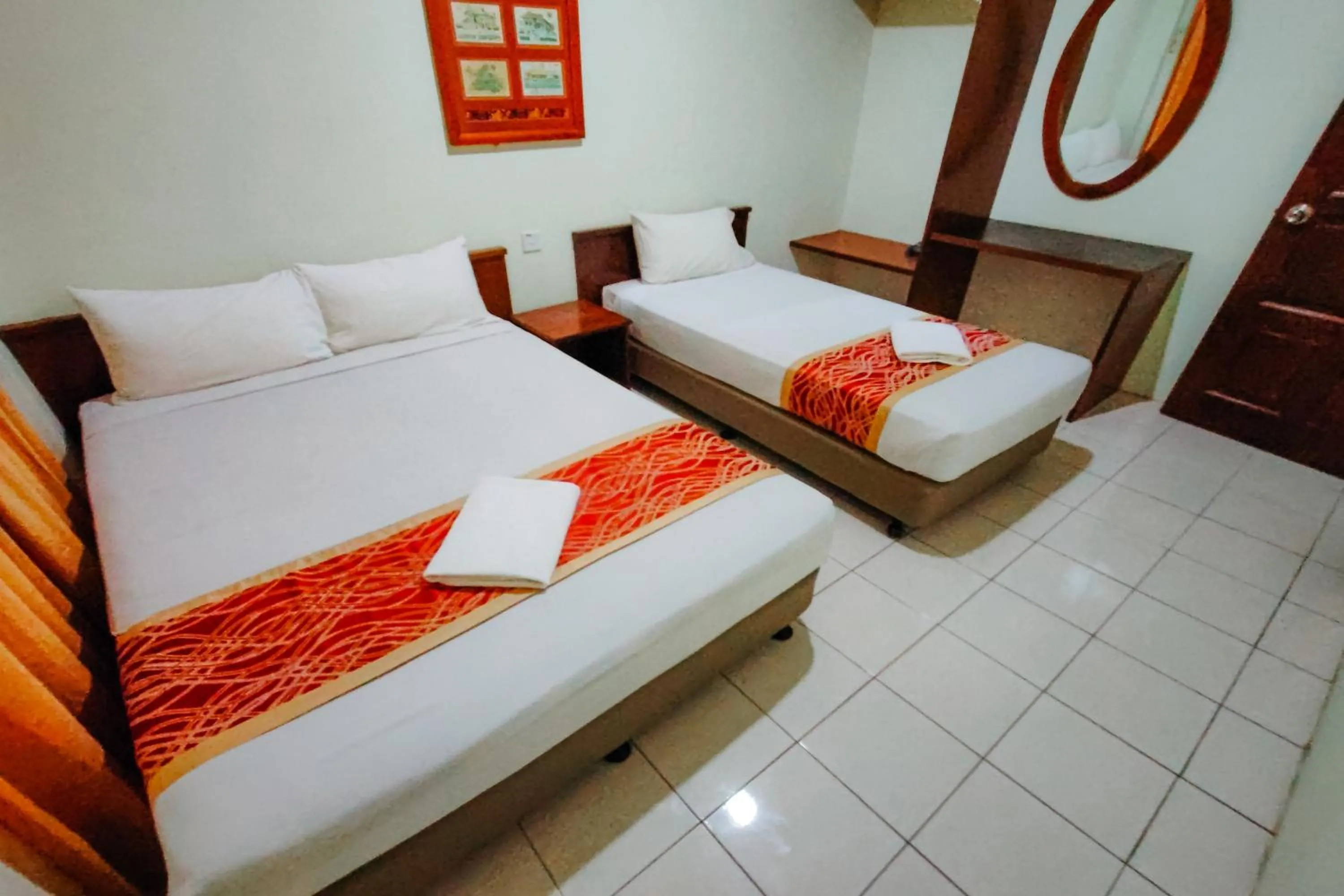 Bedroom, Bed in Virgo Batik Resort Teluk Batik Lumut