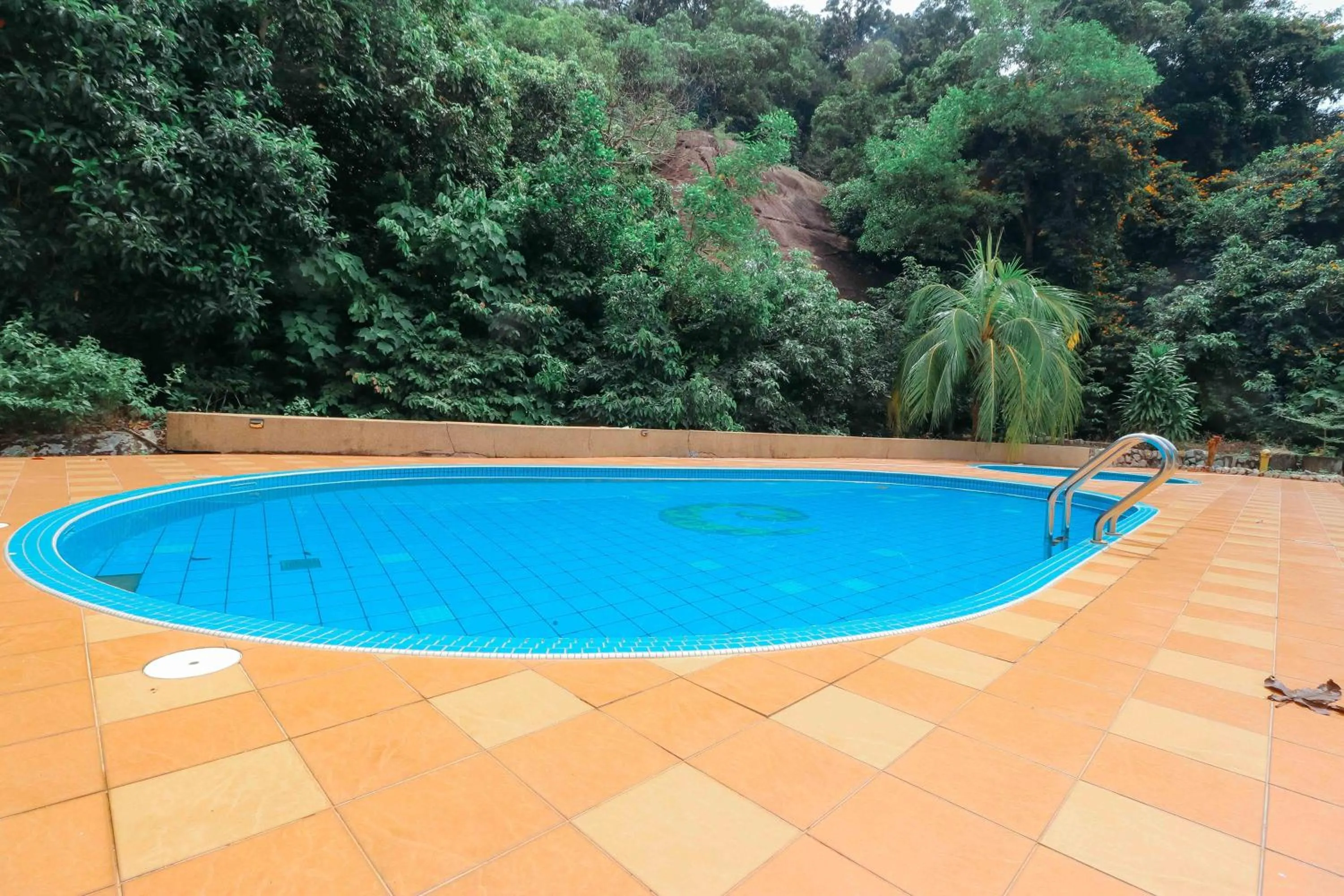 Swimming pool in Virgo Batik Resort Teluk Batik Lumut