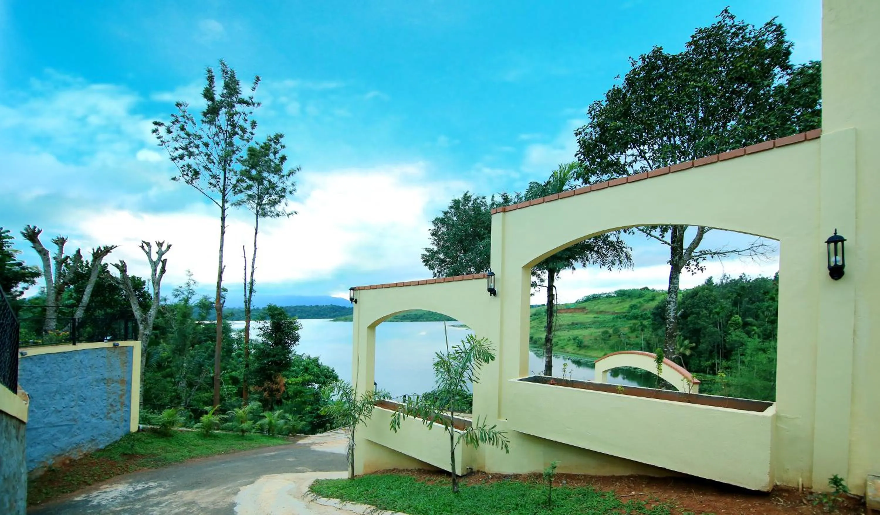 Day in Vista Del Lago