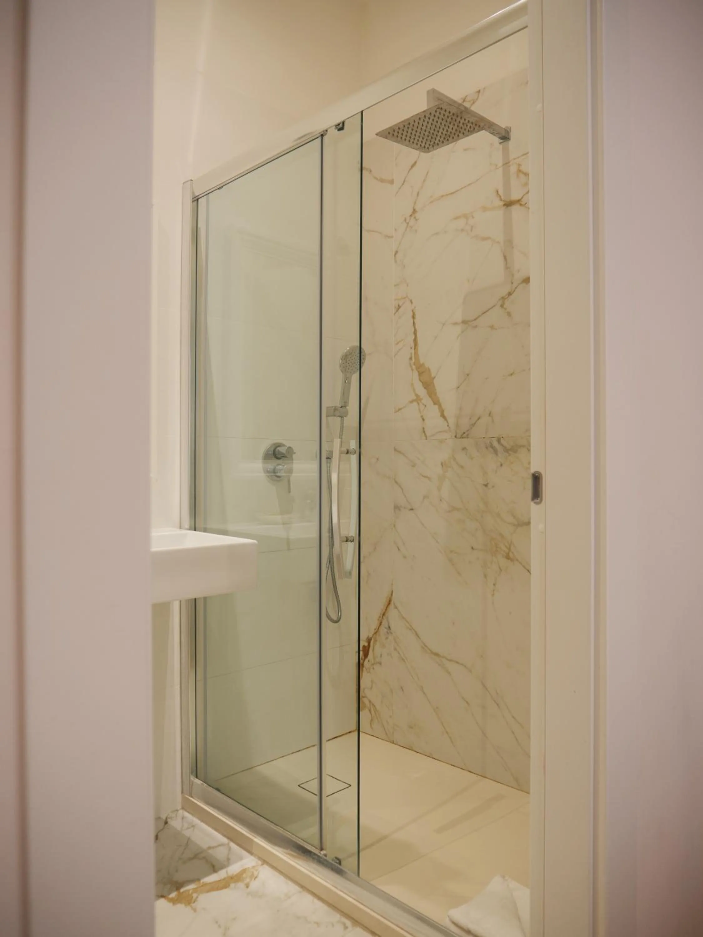 Colosseo Guest House