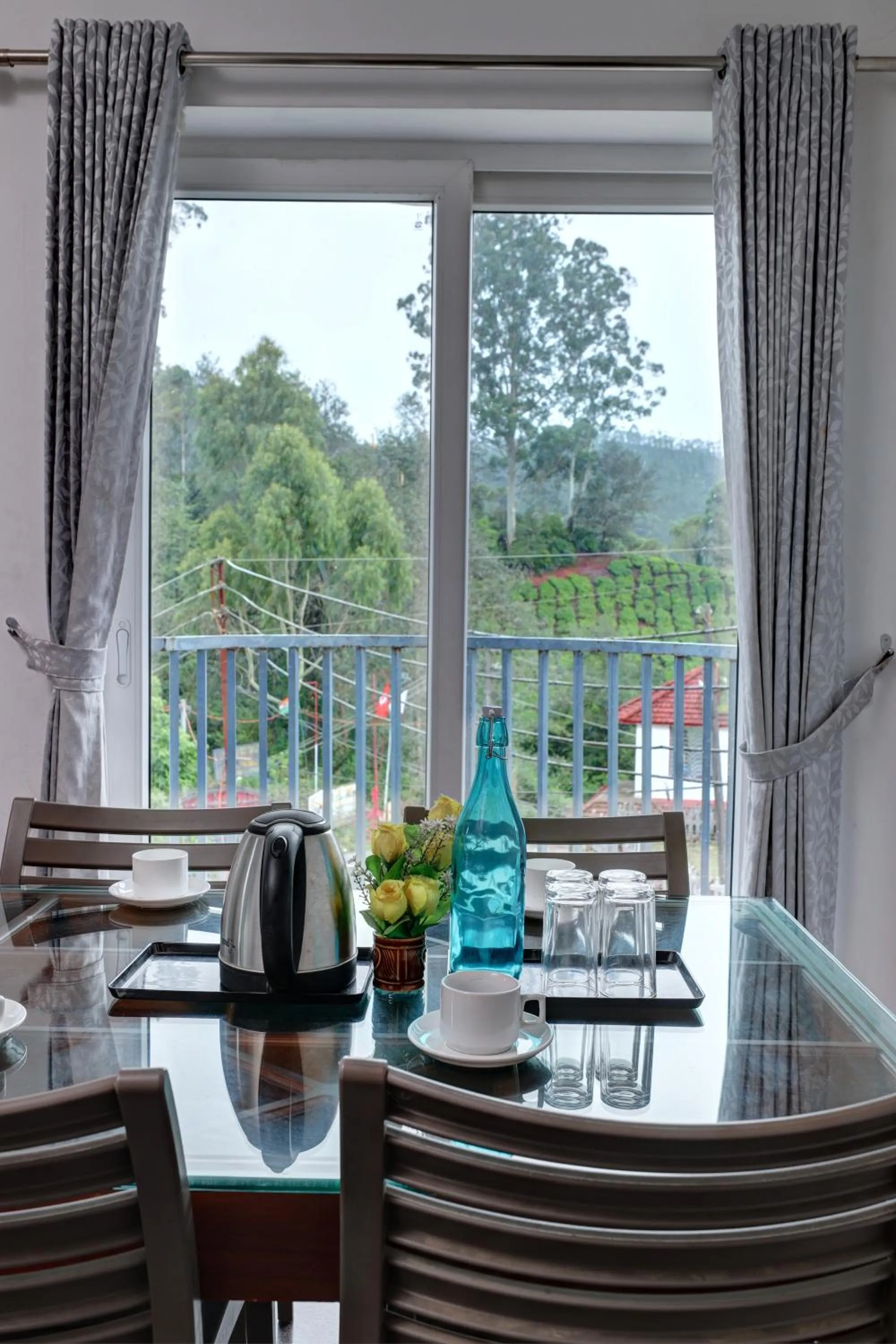 Restaurant/places to eat in Kurinji Wanderlust Resort Munnar