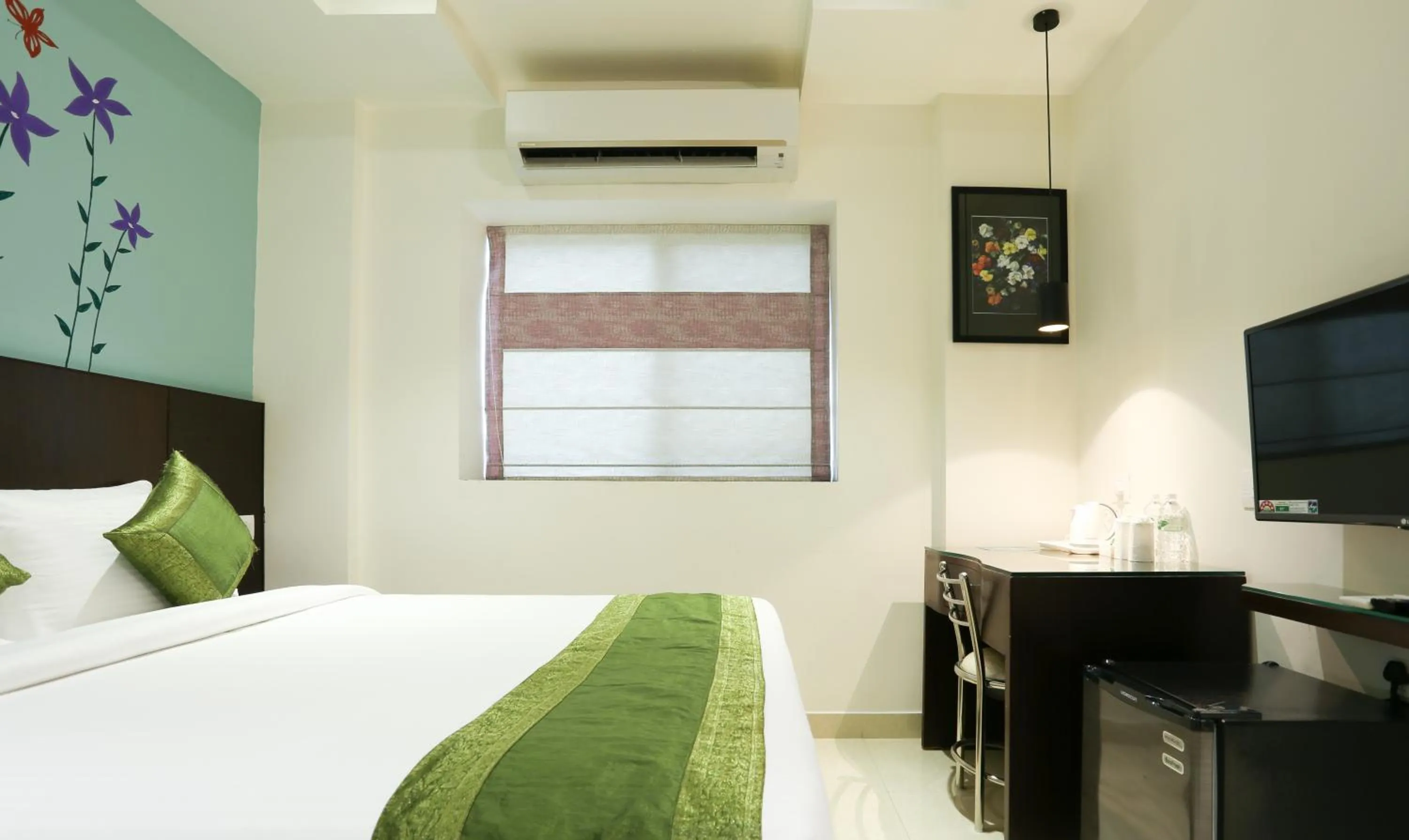 Bed in Treebo C Plaza