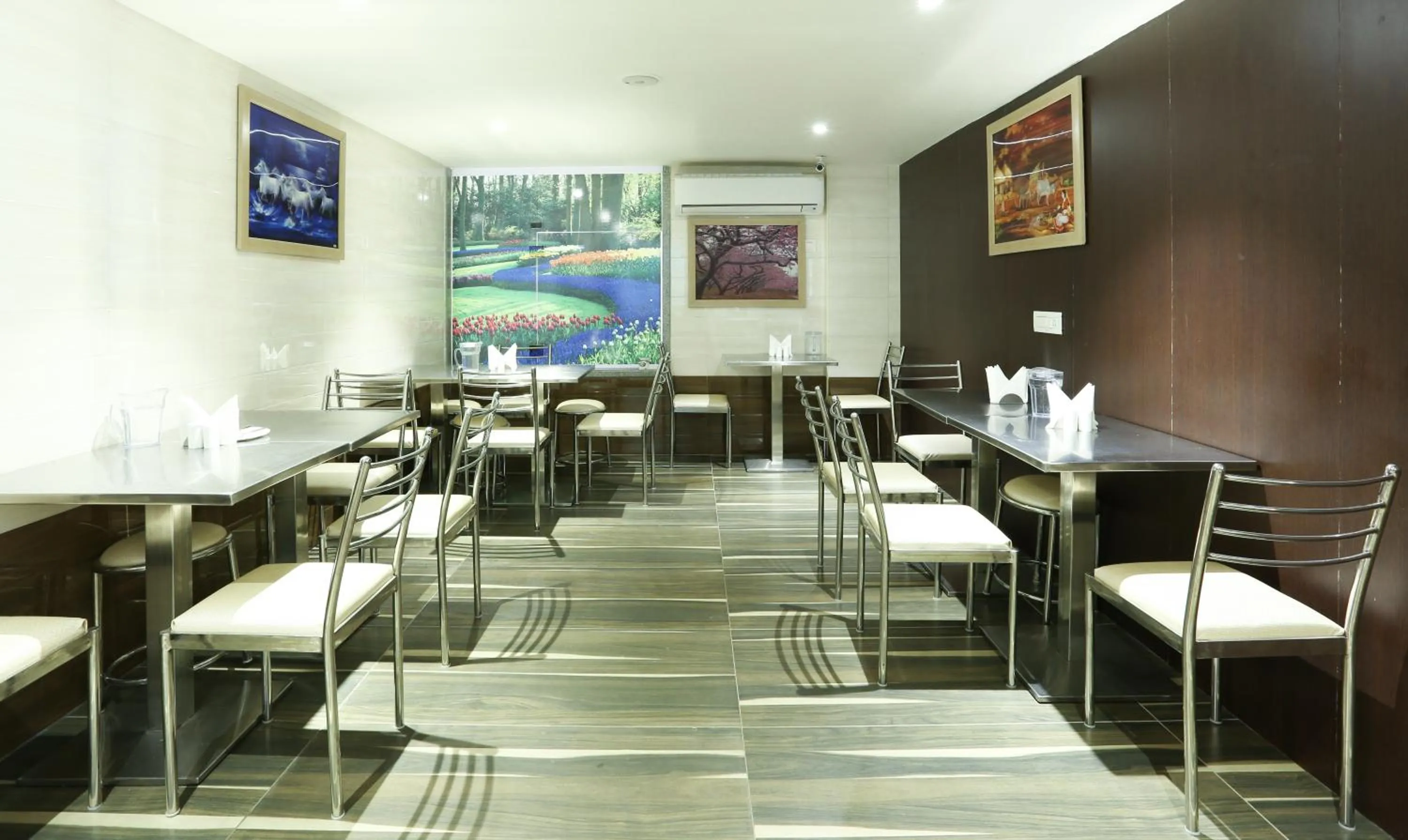 Restaurant/places to eat in Treebo C Plaza