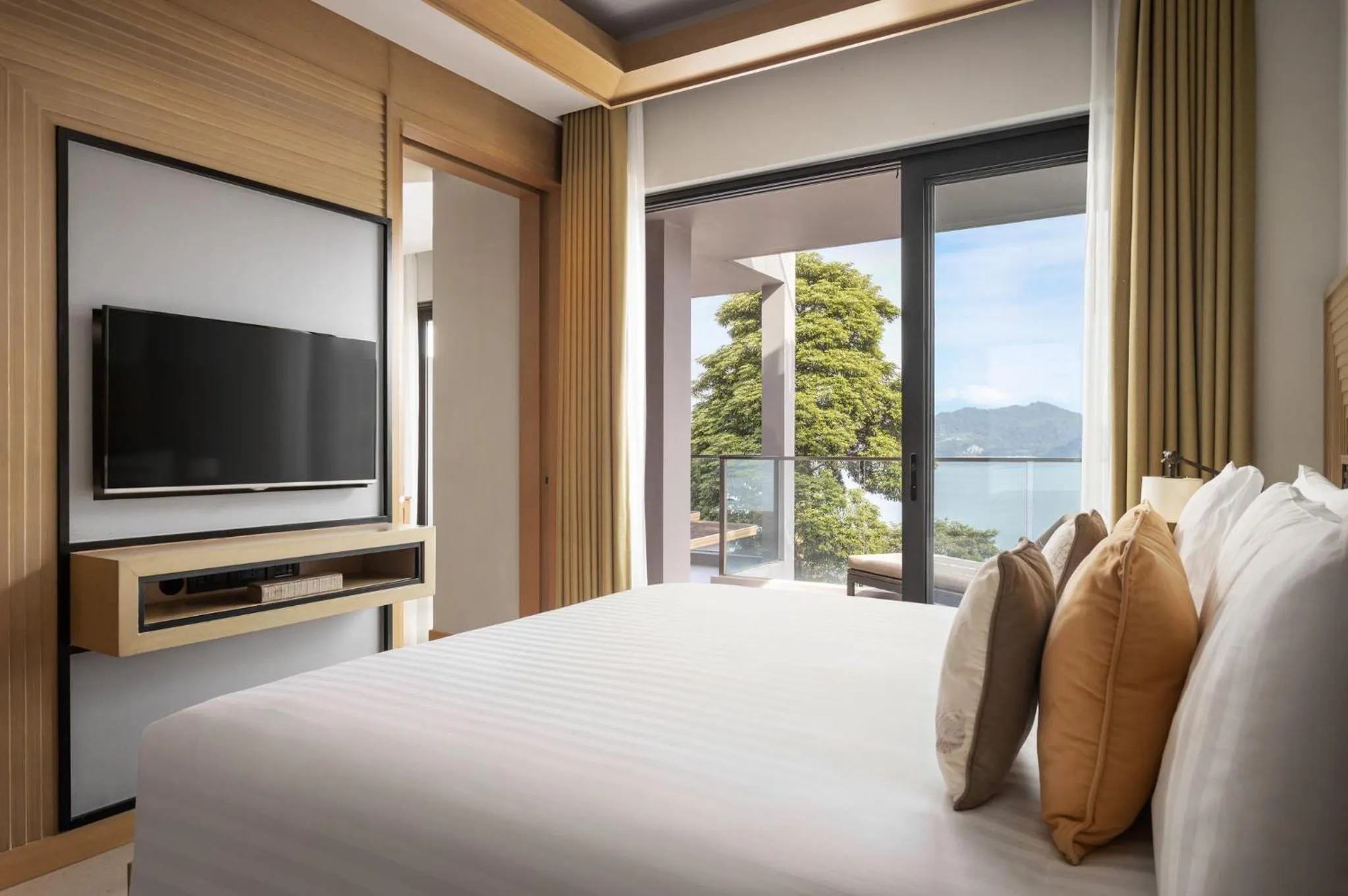 Photo of the whole room, Bed in Amari Phuket