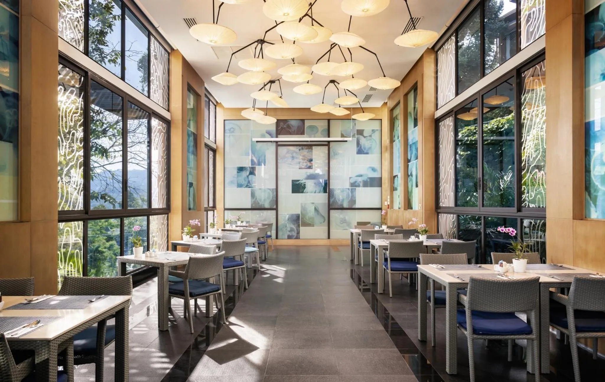 Restaurant/places to eat in Amari Phuket