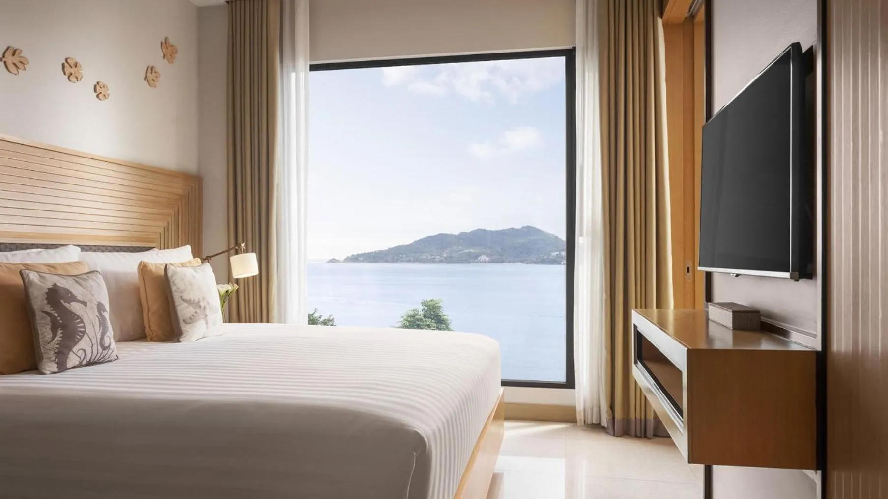 Photo of the whole room, Bed in Amari Phuket