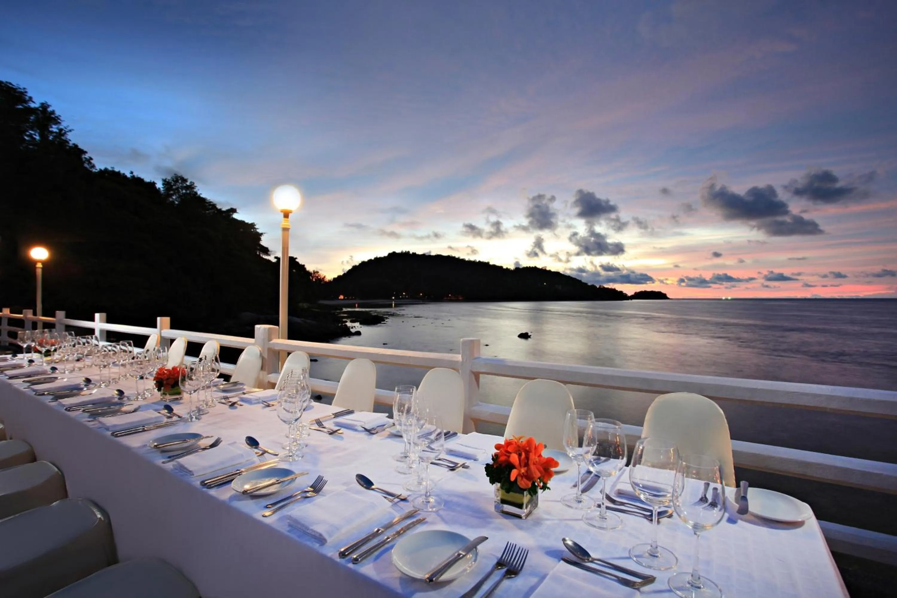 Restaurant/places to eat in Amari Phuket