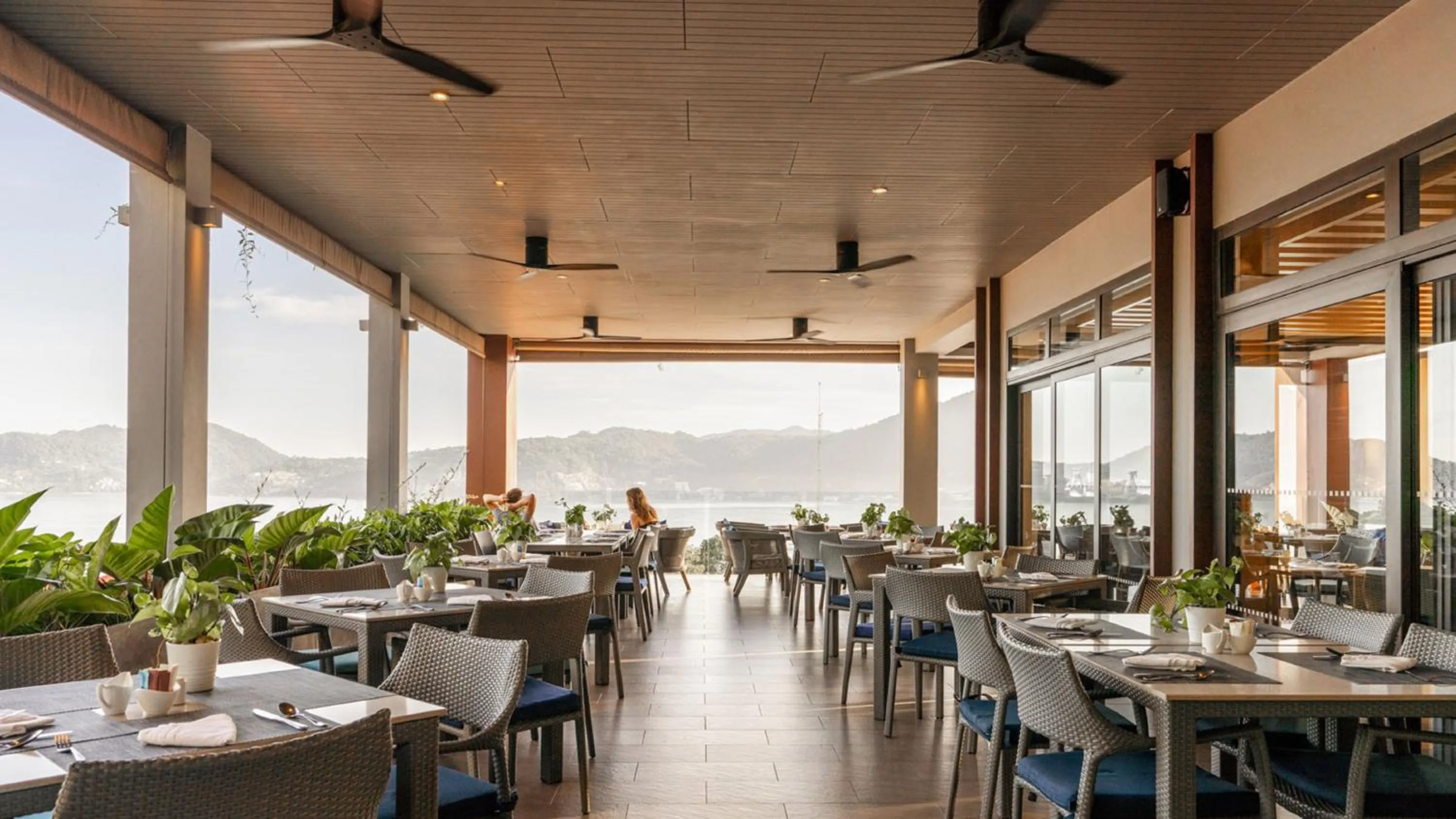 Restaurant/places to eat in Amari Phuket