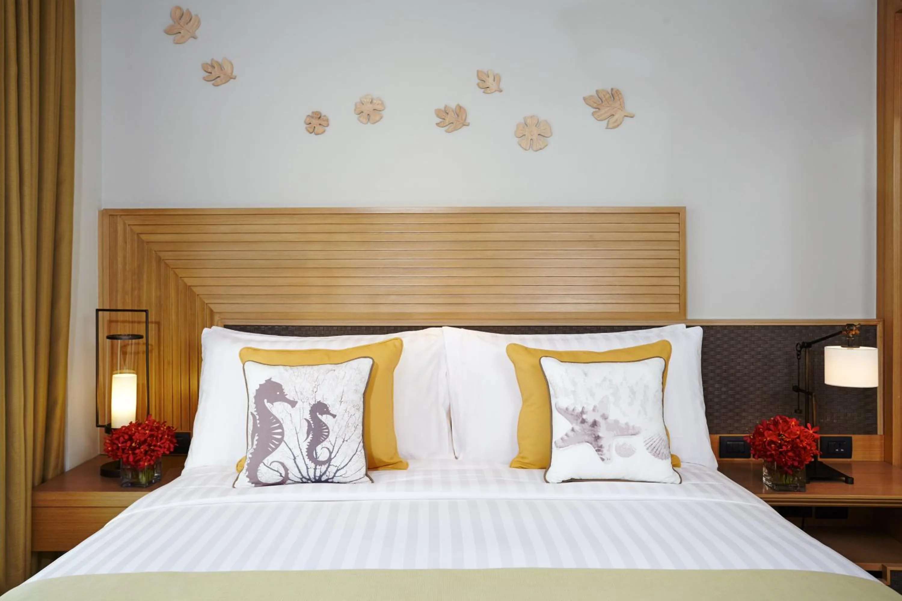 Photo of the whole room, Bed in Amari Phuket