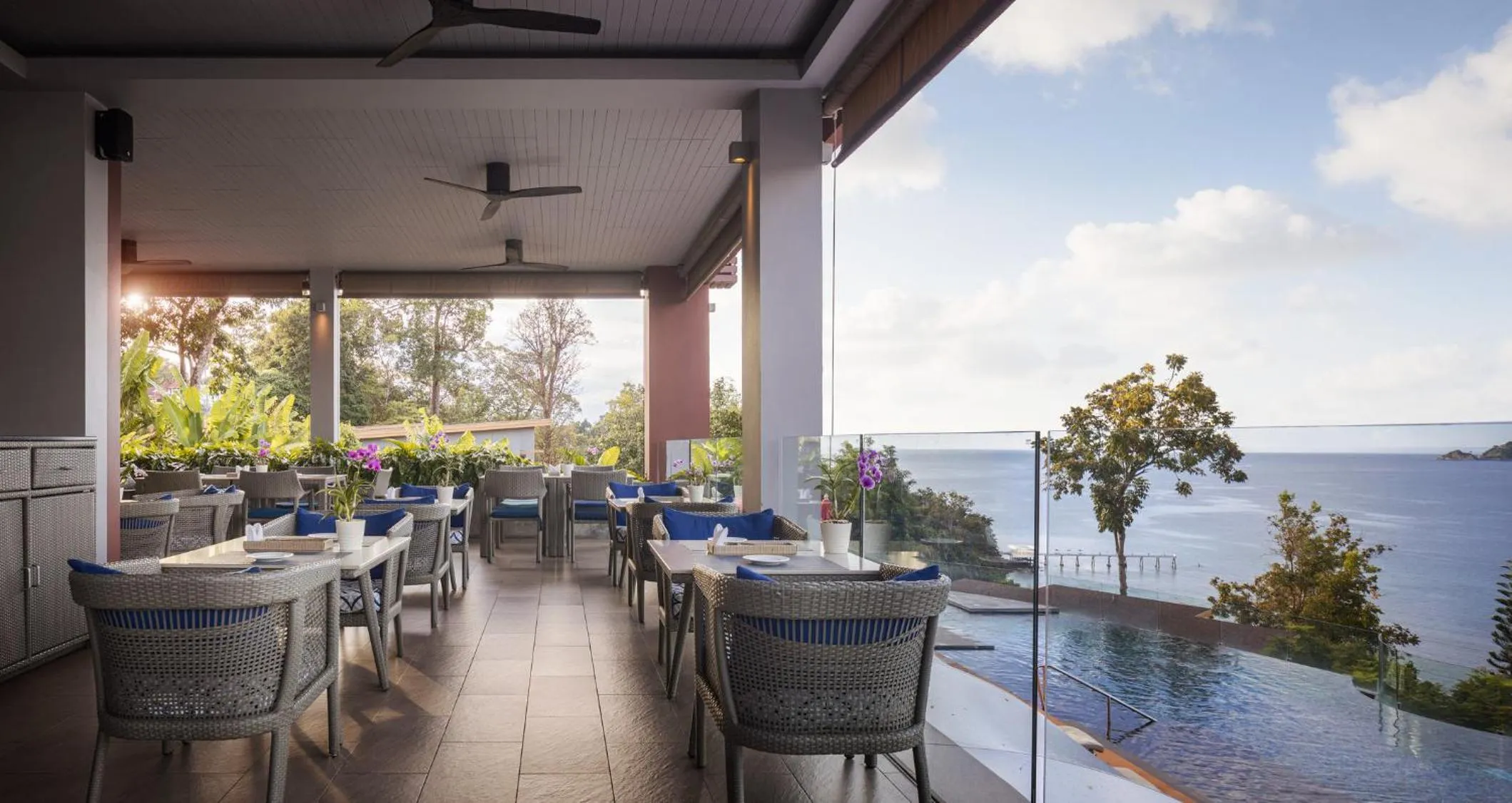 Restaurant/places to eat in Amari Phuket