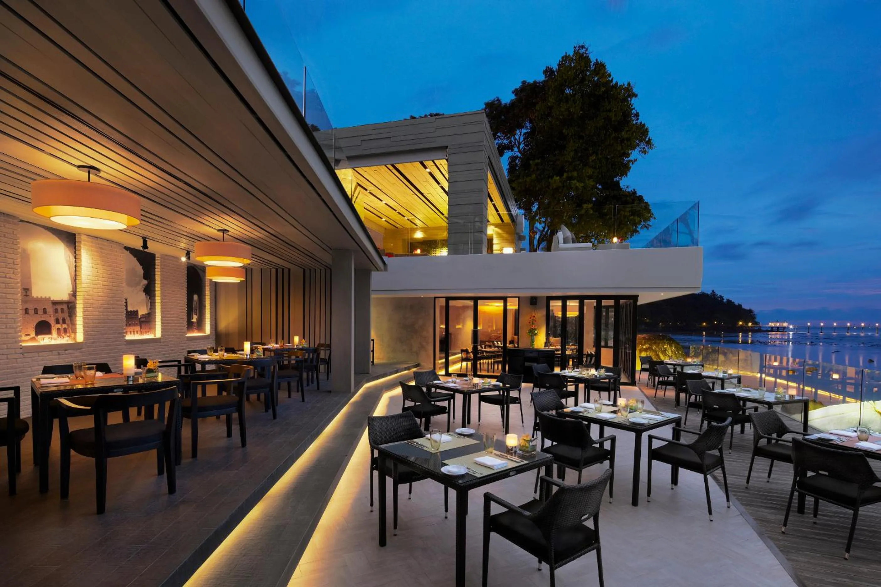 Restaurant/places to eat in Amari Phuket