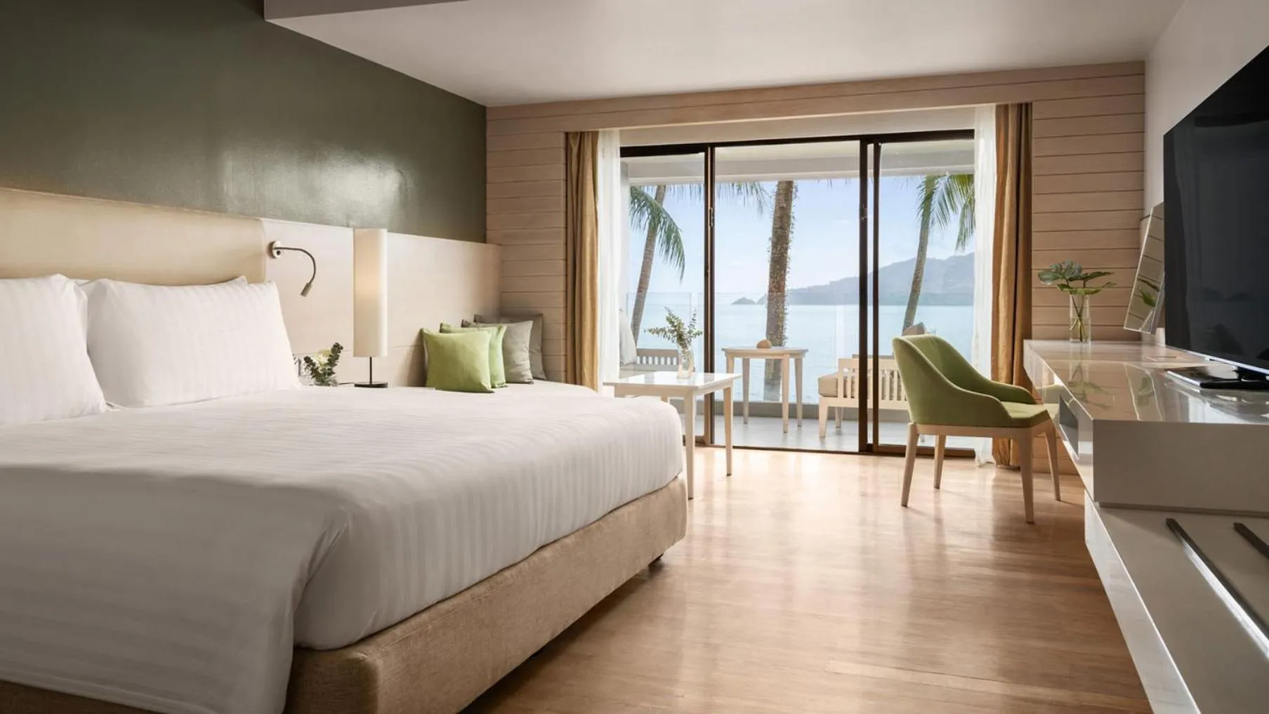 Photo of the whole room, Bed in Amari Phuket