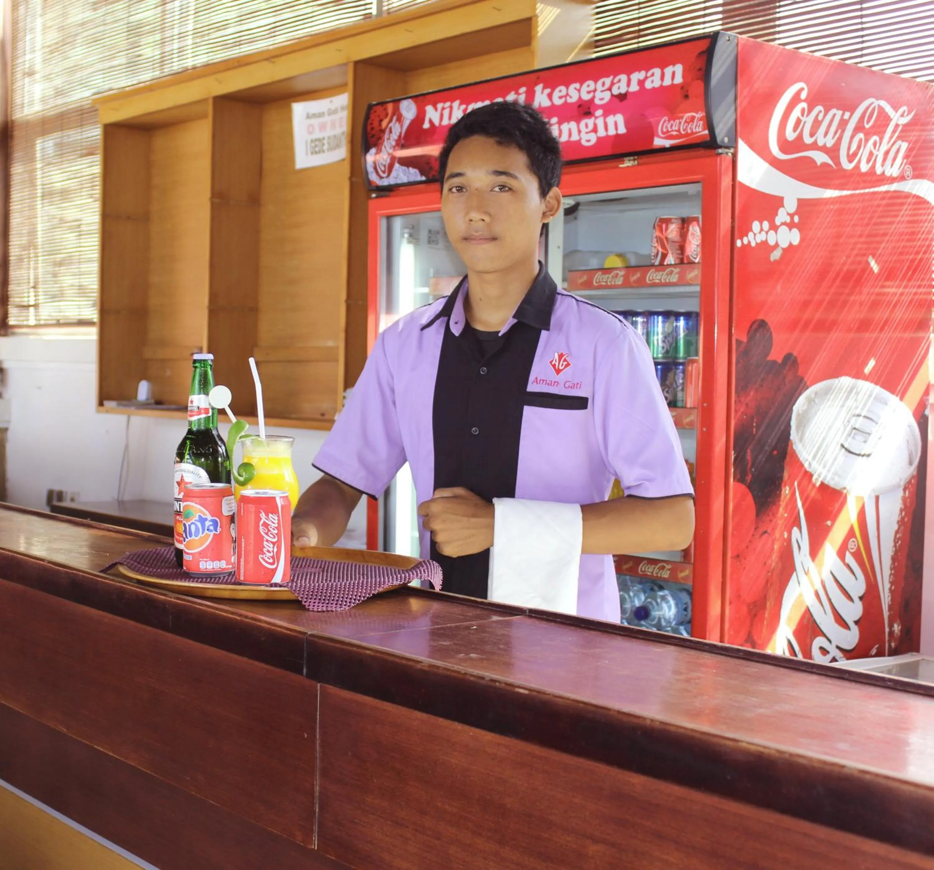 Restaurant/places to eat in Aman Gati Hotel Lakey