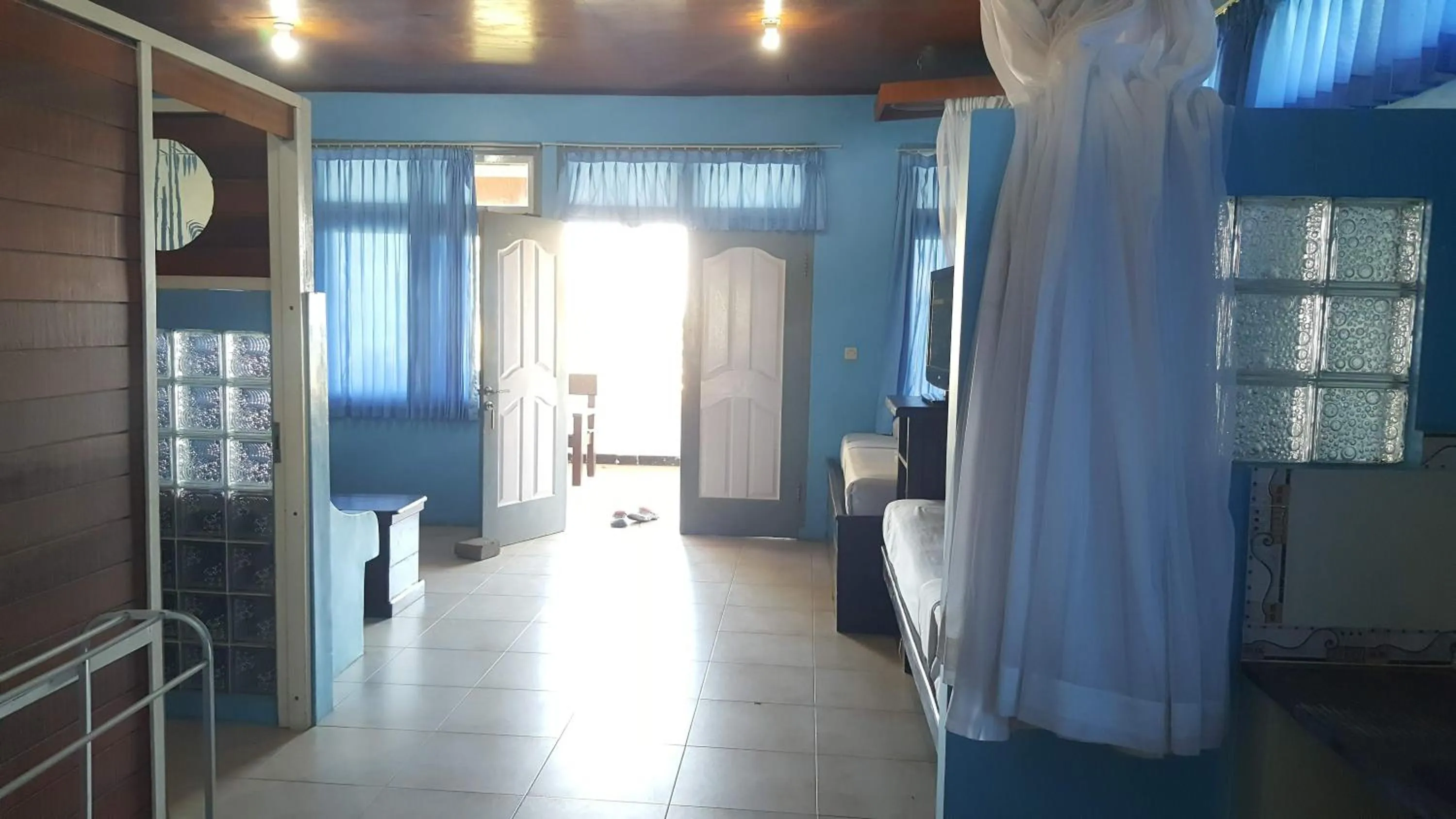 Bed in Aman Gati Hotel Lakey