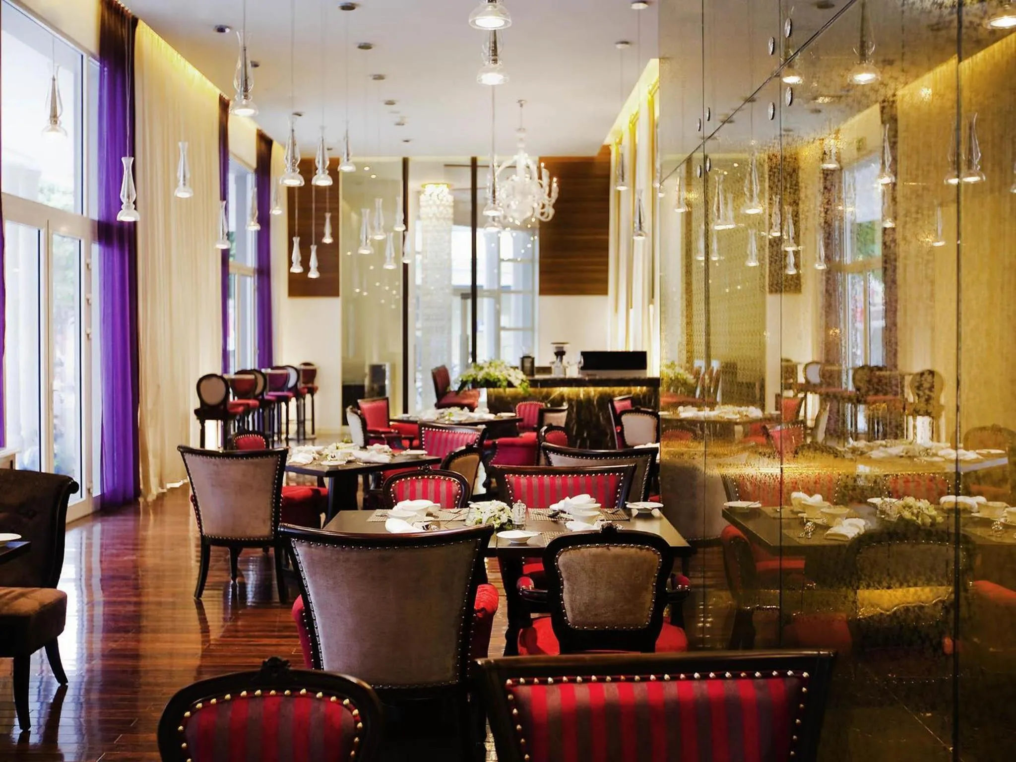 Restaurant/places to eat in Hotel de l'Opera Hanoi - MGallery