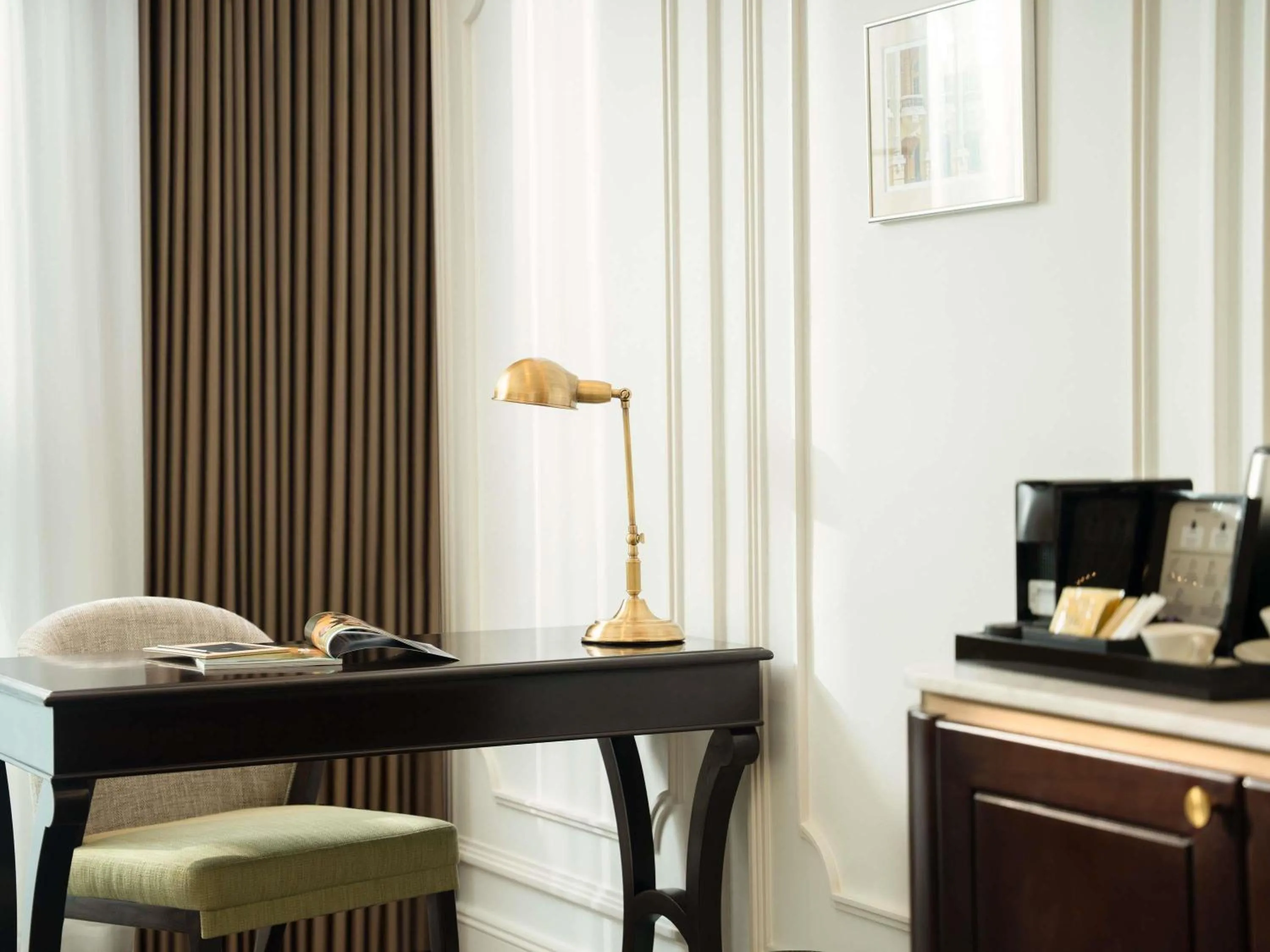 Bedroom in Hotel de l'Opera Hanoi - MGallery