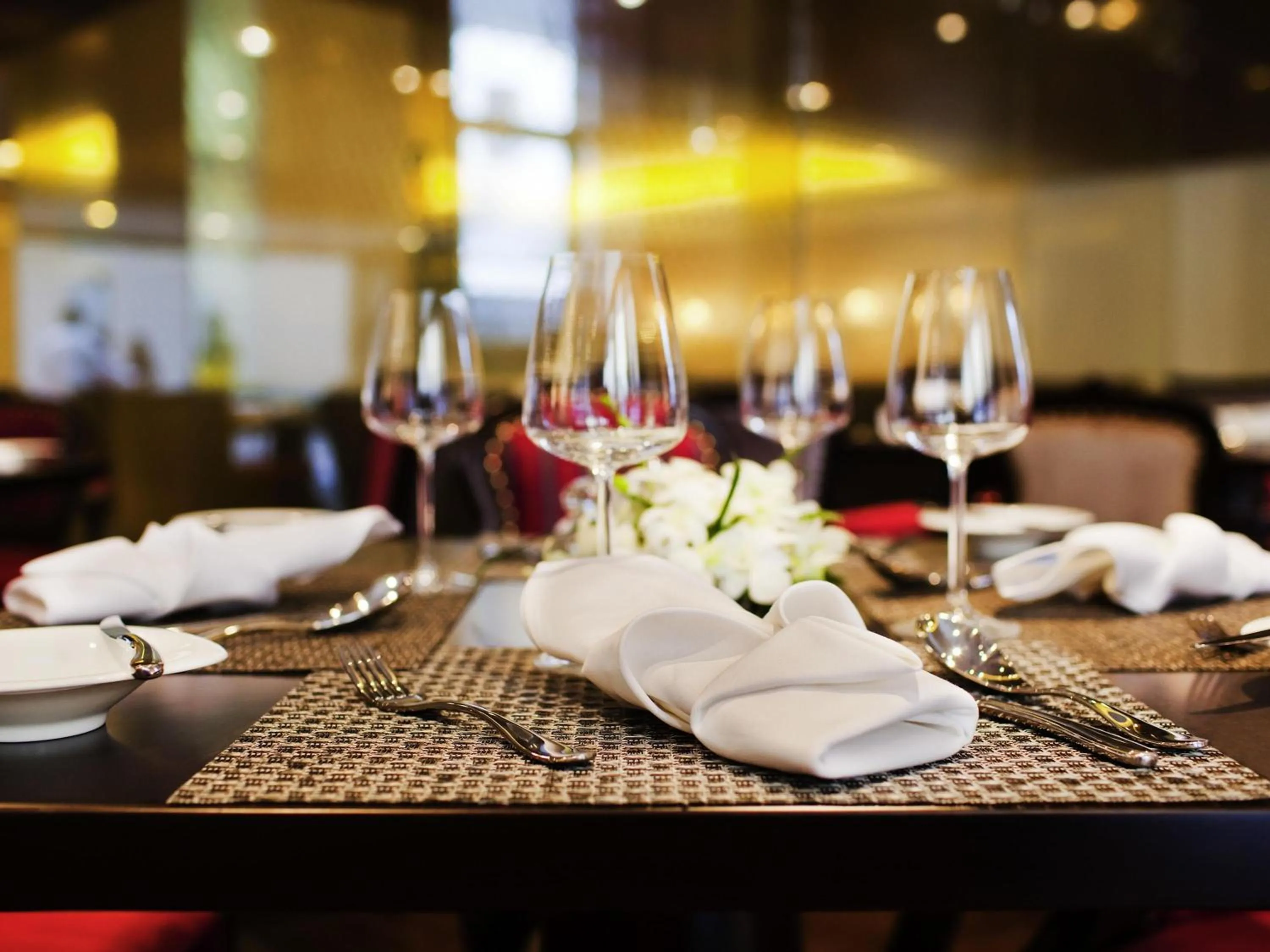 Restaurant/places to eat in Hotel de l'Opera Hanoi - MGallery