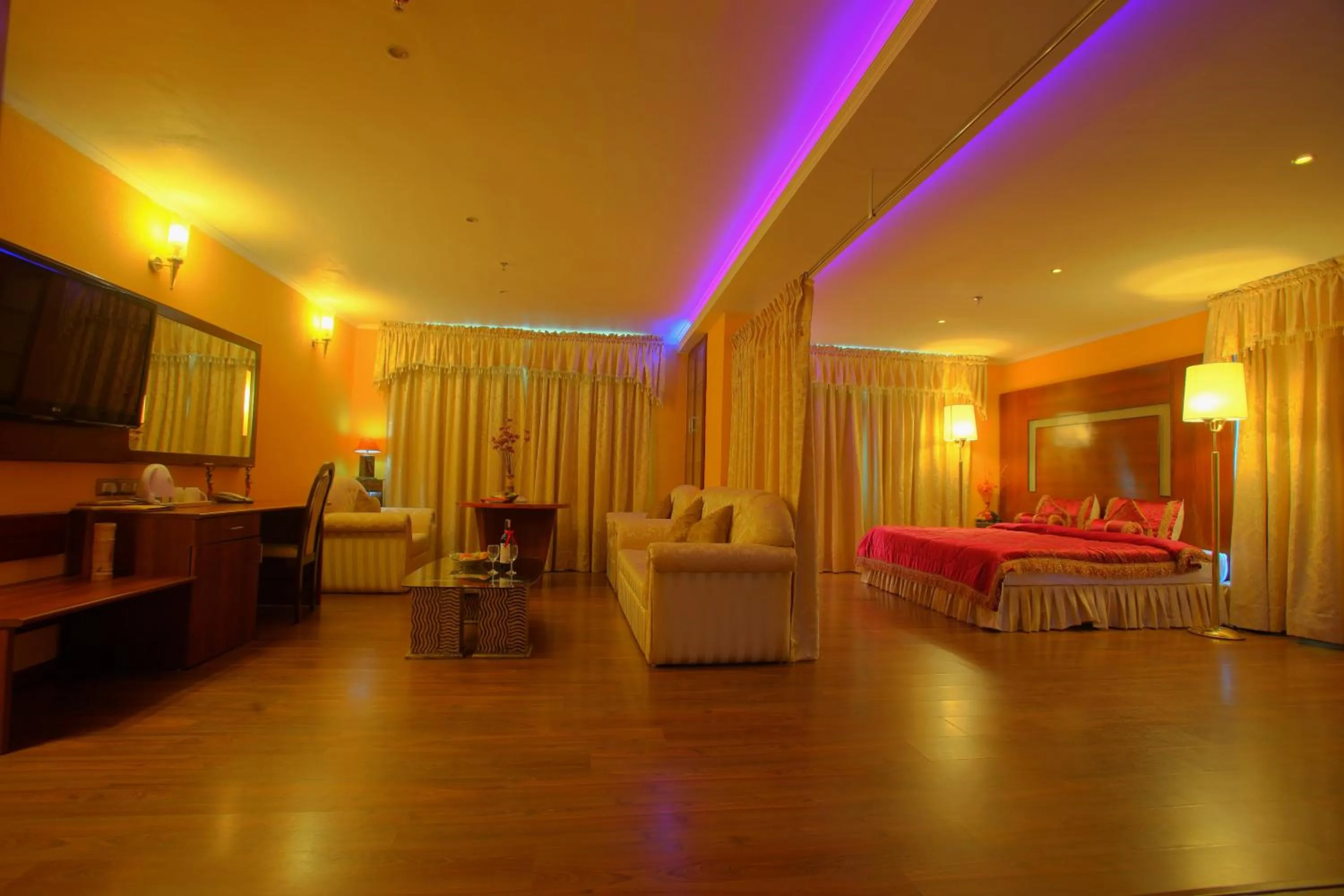 Shower in The Quilon Beach Hotel and Convention Center