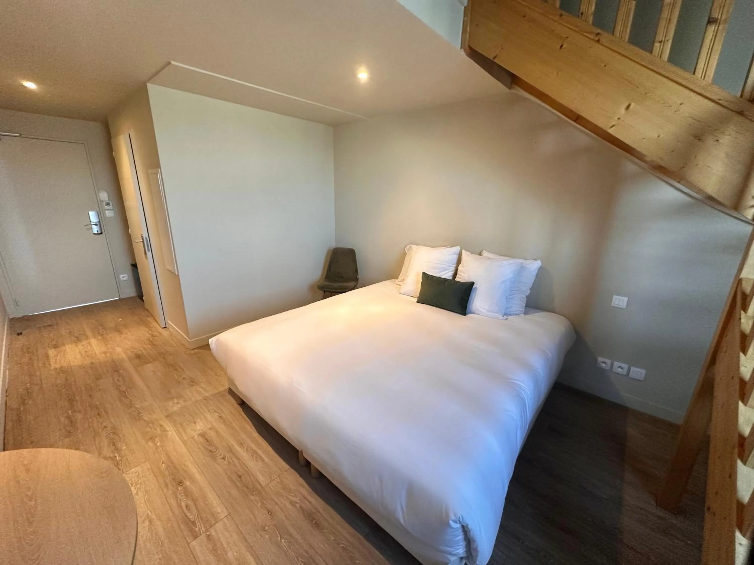 Bed in Best Western Hotel de la plage Normandie
