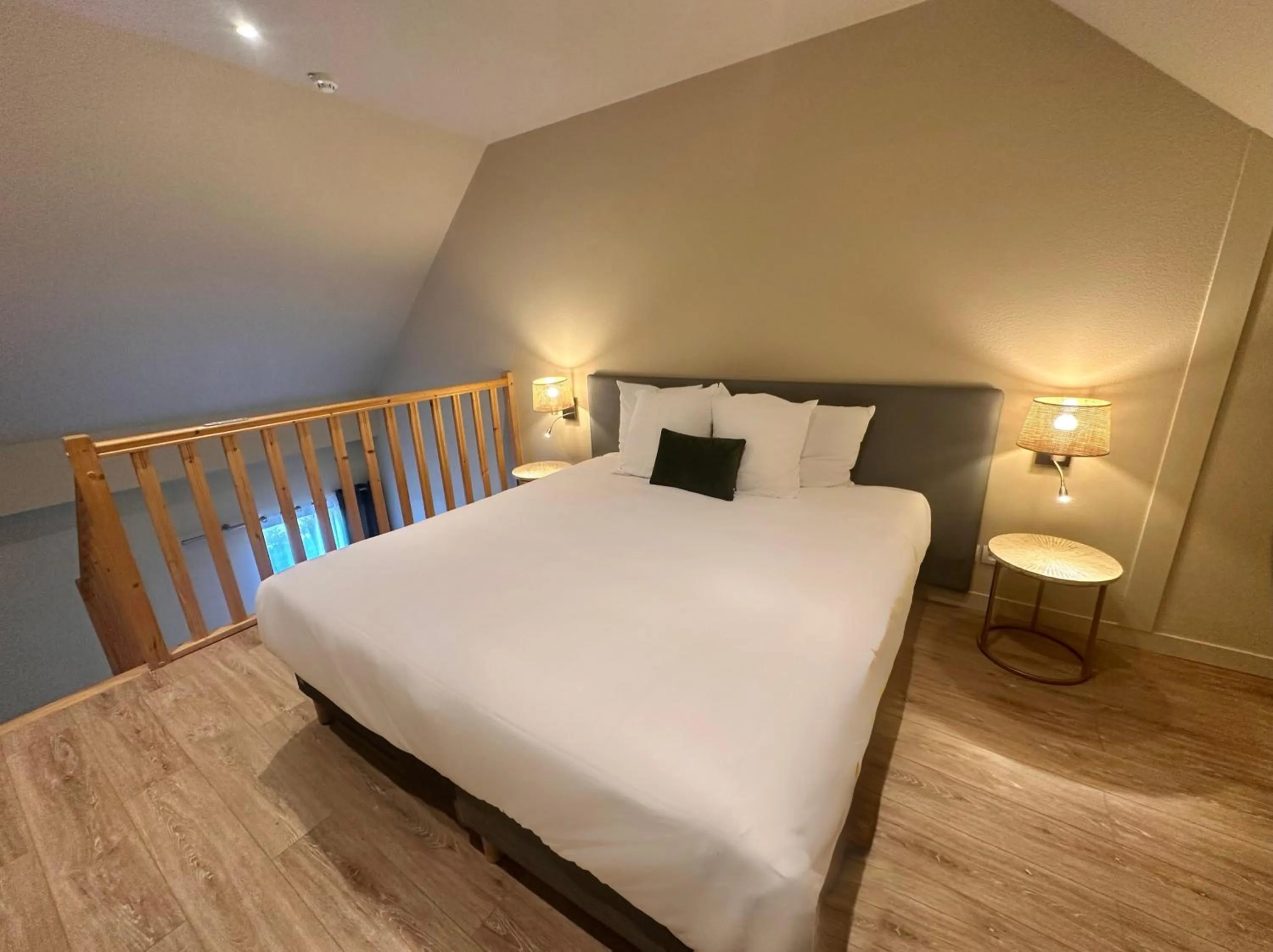Bed in Best Western Hotel de la plage Normandie