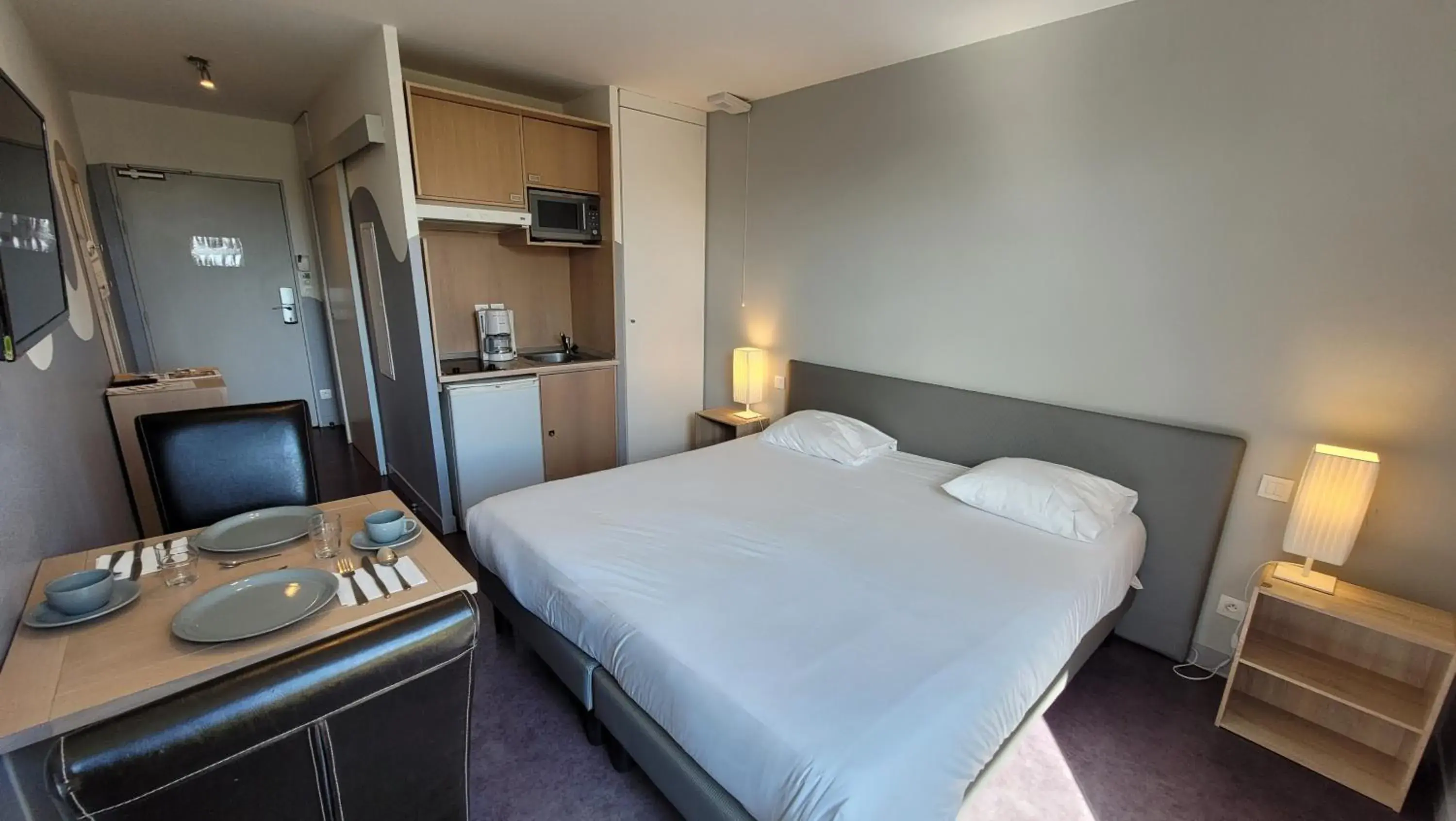 Bed in Gold Beach Hotel & RESIDENCE Bed in Gold Beach Hotel & RESIDENCE