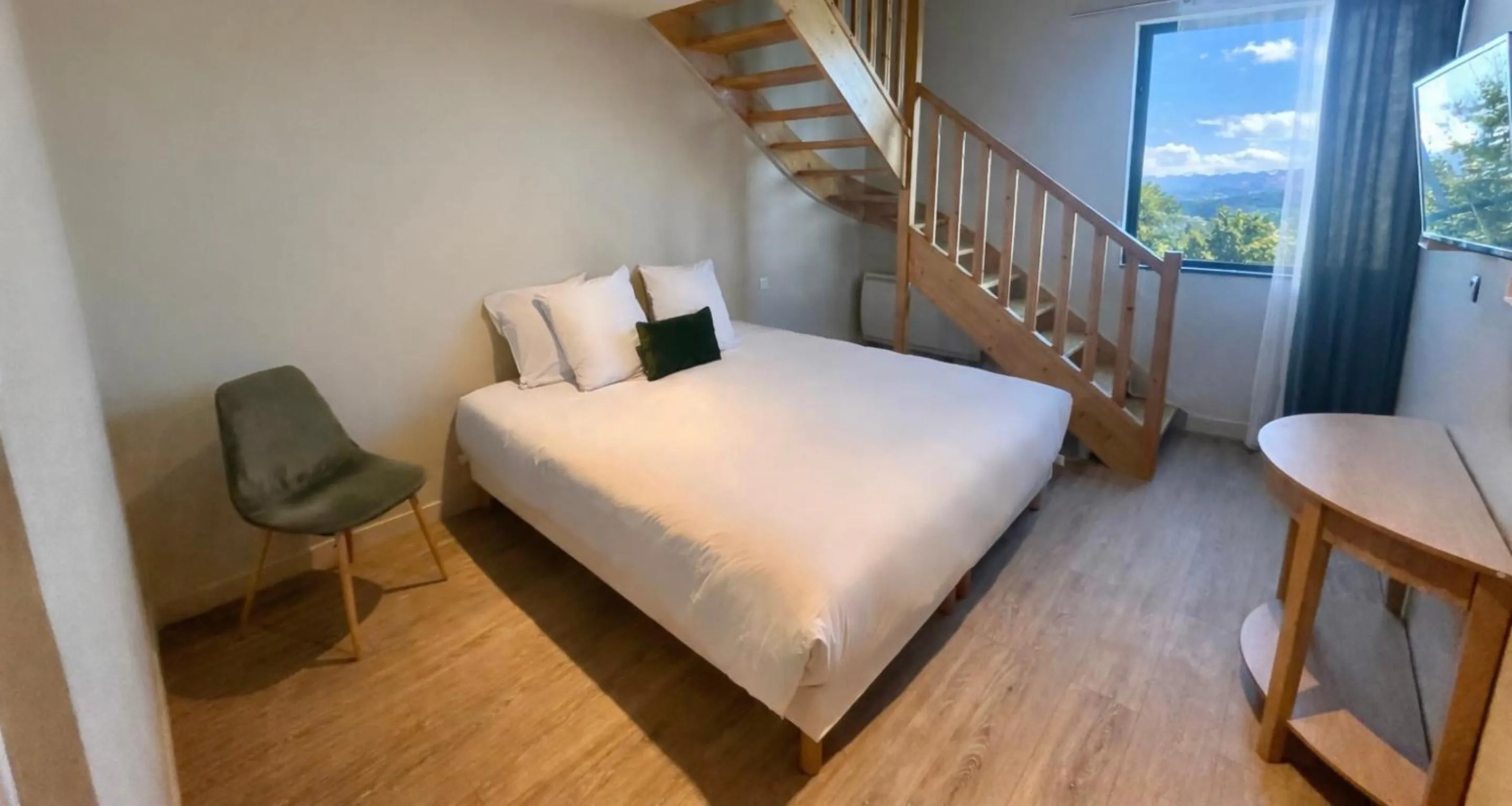 Bed in Best Western Hotel de la plage Normandie