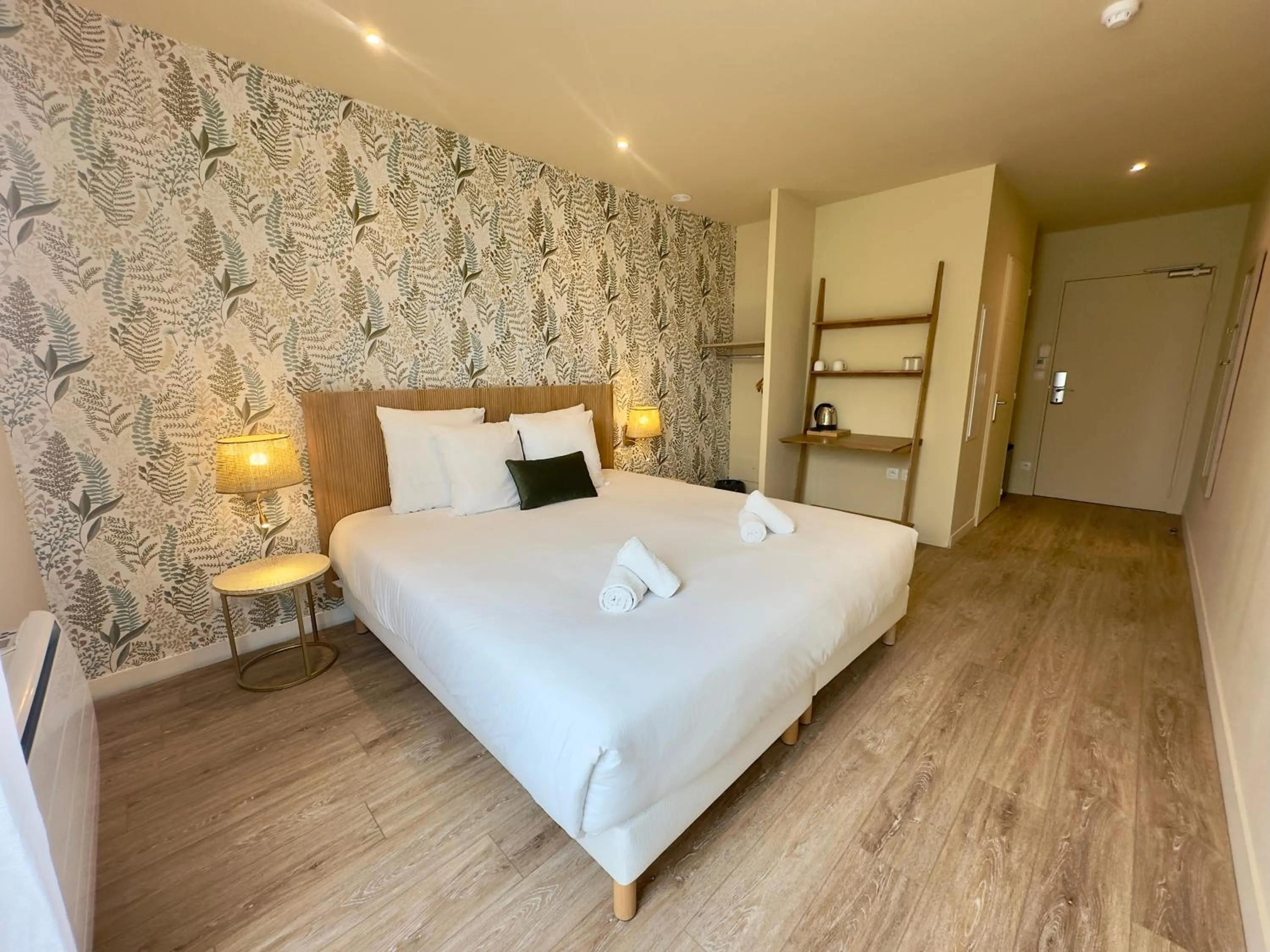 Bed in Best Western Hotel de la plage Normandie