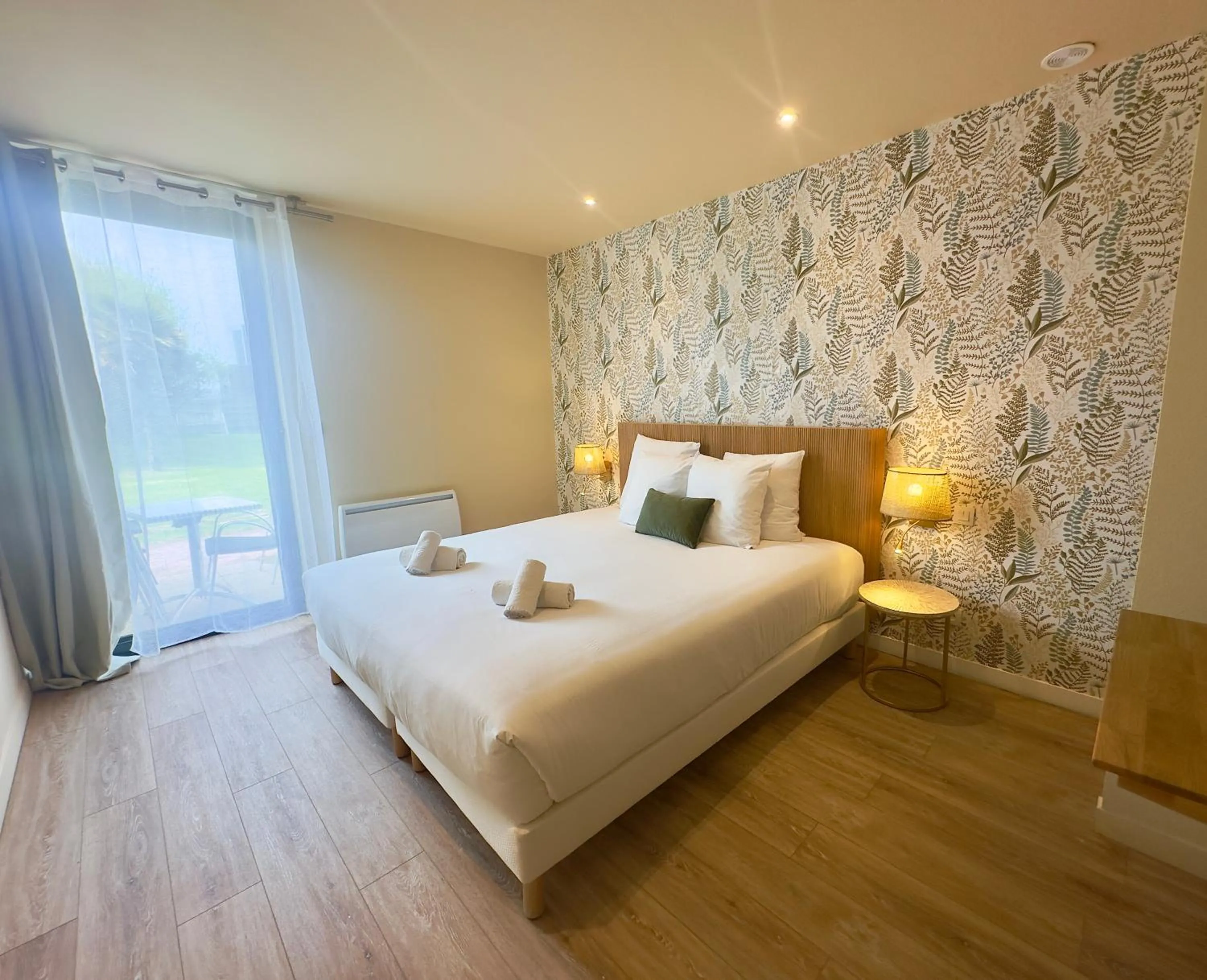 Bed in Best Western Hotel de la plage Normandie