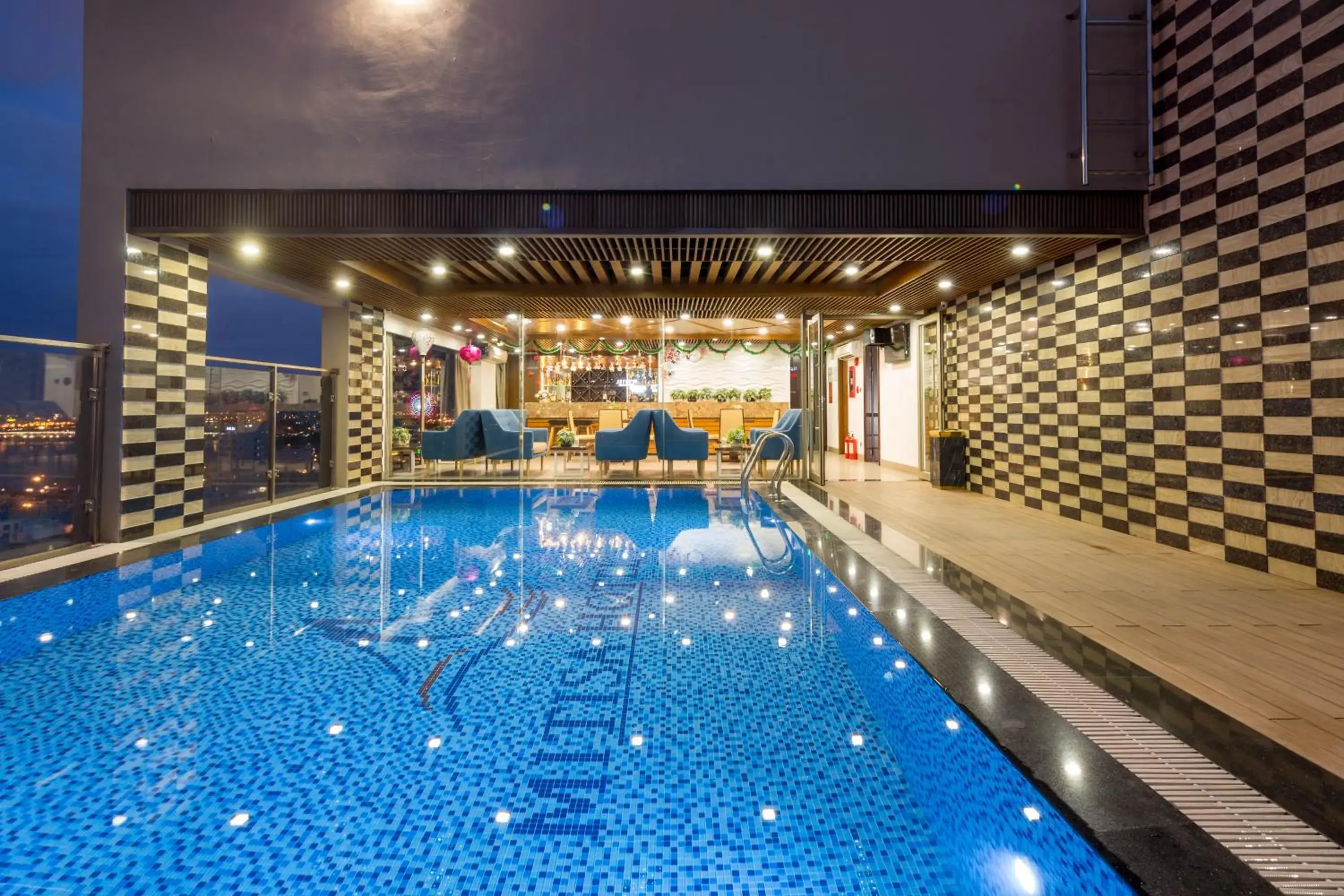 Swimming pool in Mitisa Hotel Da Nang - Near Dragon Bridge Swimming pool in Mitisa Hotel Da Nang - Near Dragon Bridge