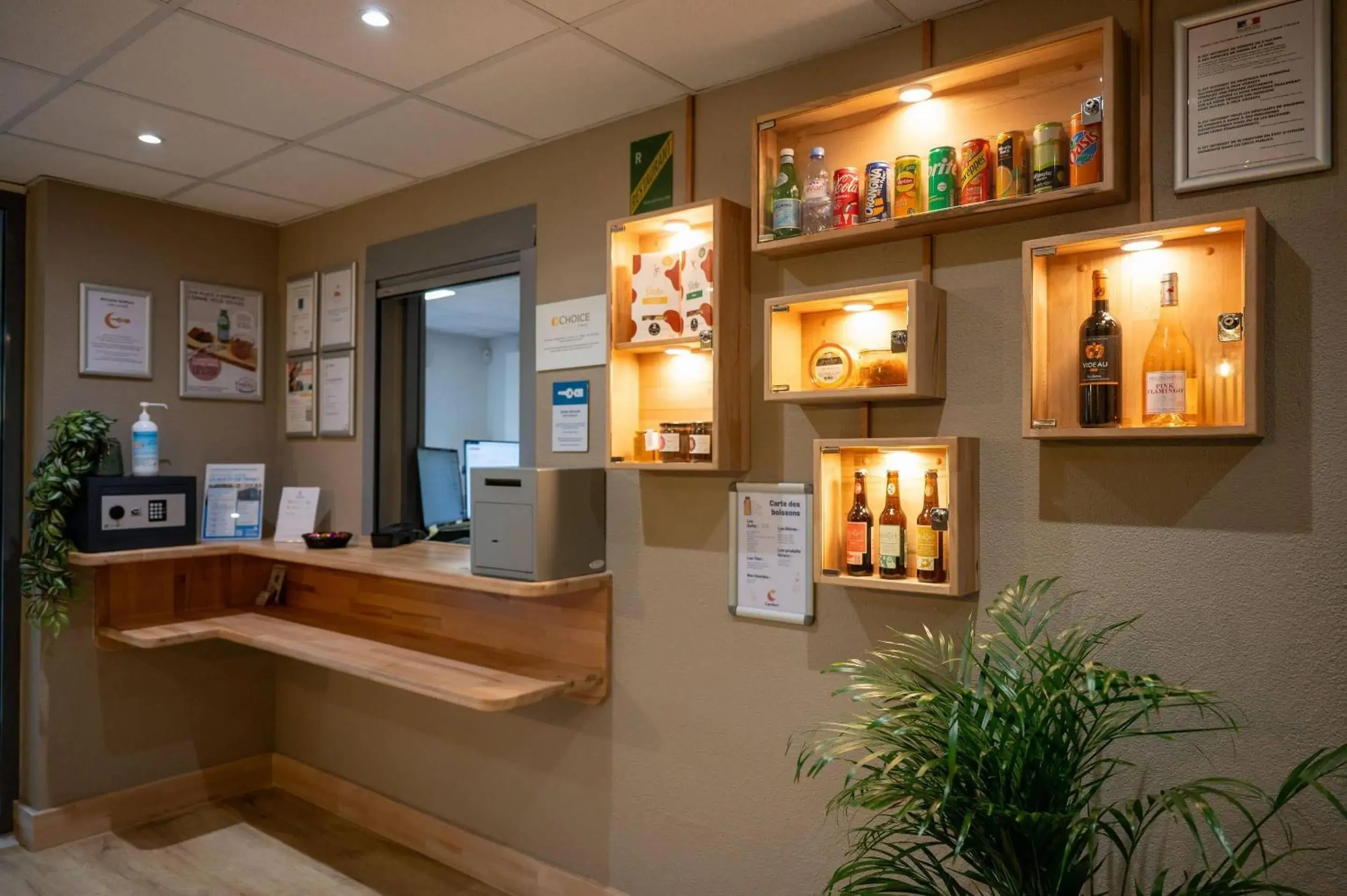 Lobby or reception in Comfort Aparthotel Besancon Hauts du Chazal Lobby or reception in Comfort Aparthotel Besancon Hauts du Chazal