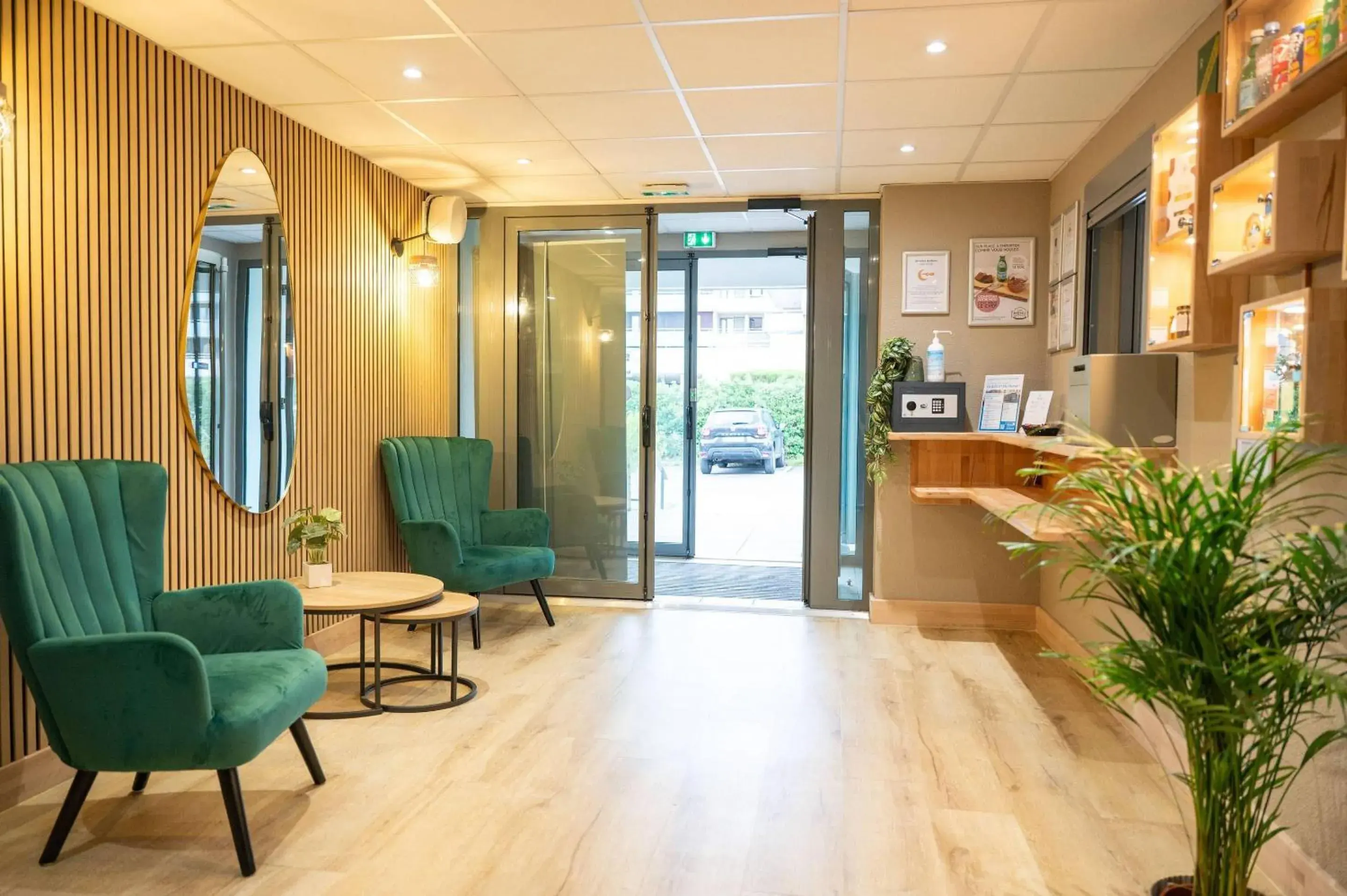 Lobby or reception in Comfort Aparthotel Besancon Hauts du Chazal Lobby or reception in Comfort Aparthotel Besancon Hauts du Chazal